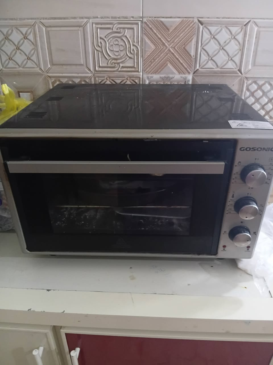 غراض للبيع 
ميز طعام اربع كراسي السعر ٨٠ 
راوتر السعر ٣٥
مبرده كوفيره السعر ١٠٠
ثلاجه ٦ قدم السعر ٦٠
فرن كهربائي السعر ٨٠
غساله السعر ٦٠
شاشه HD السعر ٩٠
***********
