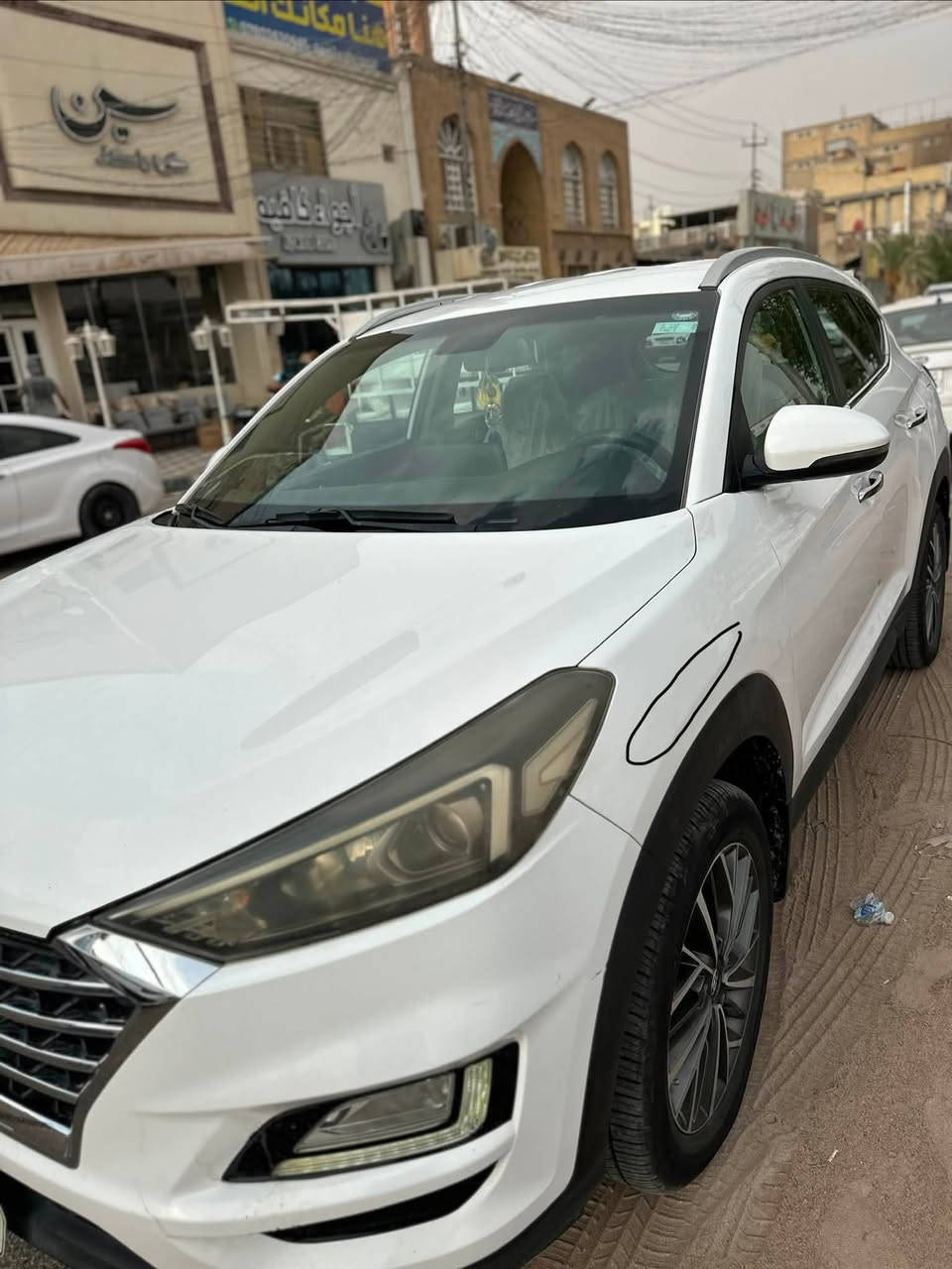 السلام عليكم
توكسان ٢٠١٩ 

السيارة جاهزه من كلشي ما ناقصه برغي واحد 

حدادية جديدة 

تبريد ثلج 

مكينة تخبل 

سياره ماشية ١٠٠ 

فقط بيها باردين وموضحات بصور 

وبينة السونار  

السعر المطلوب ١٦٩ وبيها مجال حك الجية 

للاستفسار اكثر تواصل خاص
***********

مكان السيارة النجف
