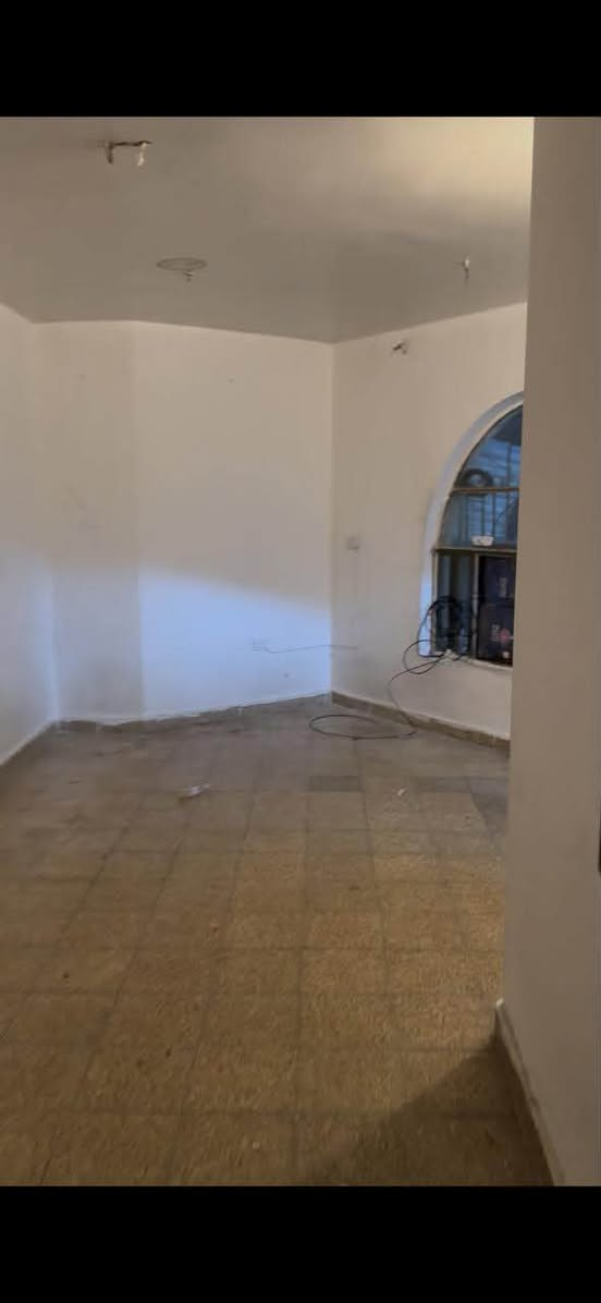 🏠مشتمل طابق ارضي للايجار
المساحة ١٠٠م  

📍الموقع - الكريعات - شارع الكويتي - قرب المركز البلدي

🚩 يحتوي على غرفة نوم - صالة - حولي - مطبخ - صحيات 

💰السعر ٣٥٠

☎️للاستفسار الاتصال ***********
