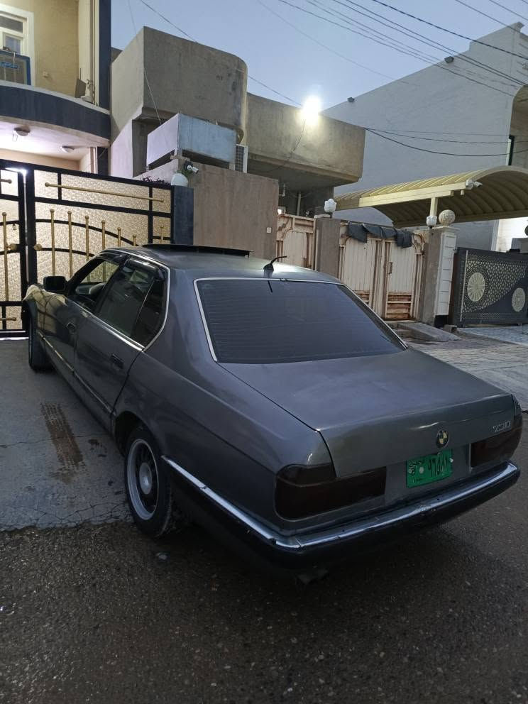 bmw 730
مەکینەی بەطە vvti گیر ئوتوماتیک
سەیارەکە عام بۆیاخە  دەعمو لێدراوی نیە پیش و پشتی کەپسە  
سەیارەکە پاکانەی لەگەلایە بەشەرتی حاسیبەو ئەوالیات 
سعری  20 مەجال گۆرینەوەیش دەکەم بەشتیک لە سعری خۆی
*********** كيفري, ديالى
