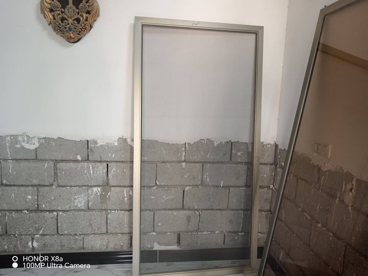 شباك الألمنيوم للبيع كامل مع قاعده للاتصال ***********
