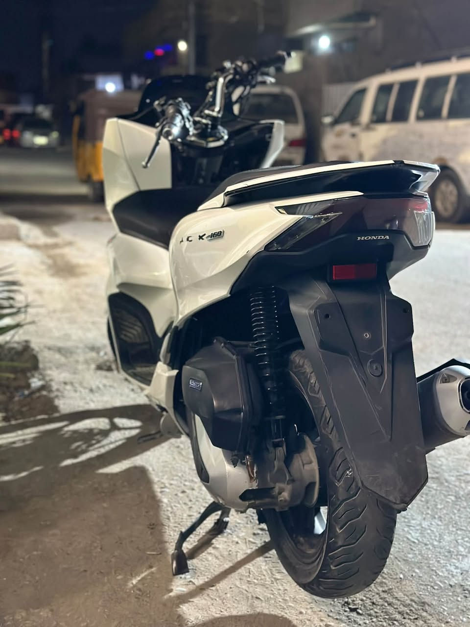 للبيع pcx جيل الرابع كوري  سعرها 15 ورقه وبس مجال مستعجل على بيعتها مكان زعفرانيه ***********
