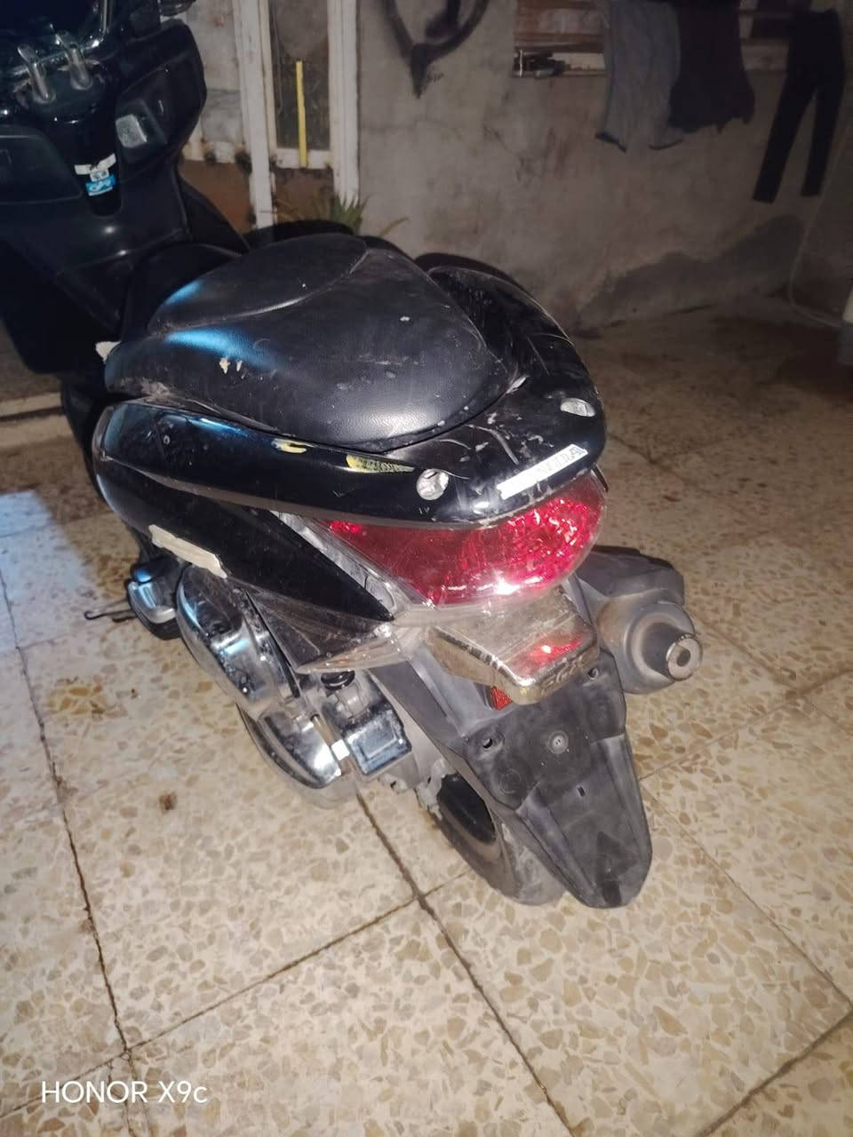 سلام عليكم دراجه بي سي اكس الجيل الأول للبيع السعر مليون و٢٠٠ وبيهه مجال قليل المكان مدينه الصدر رقم الاتصال ***********
