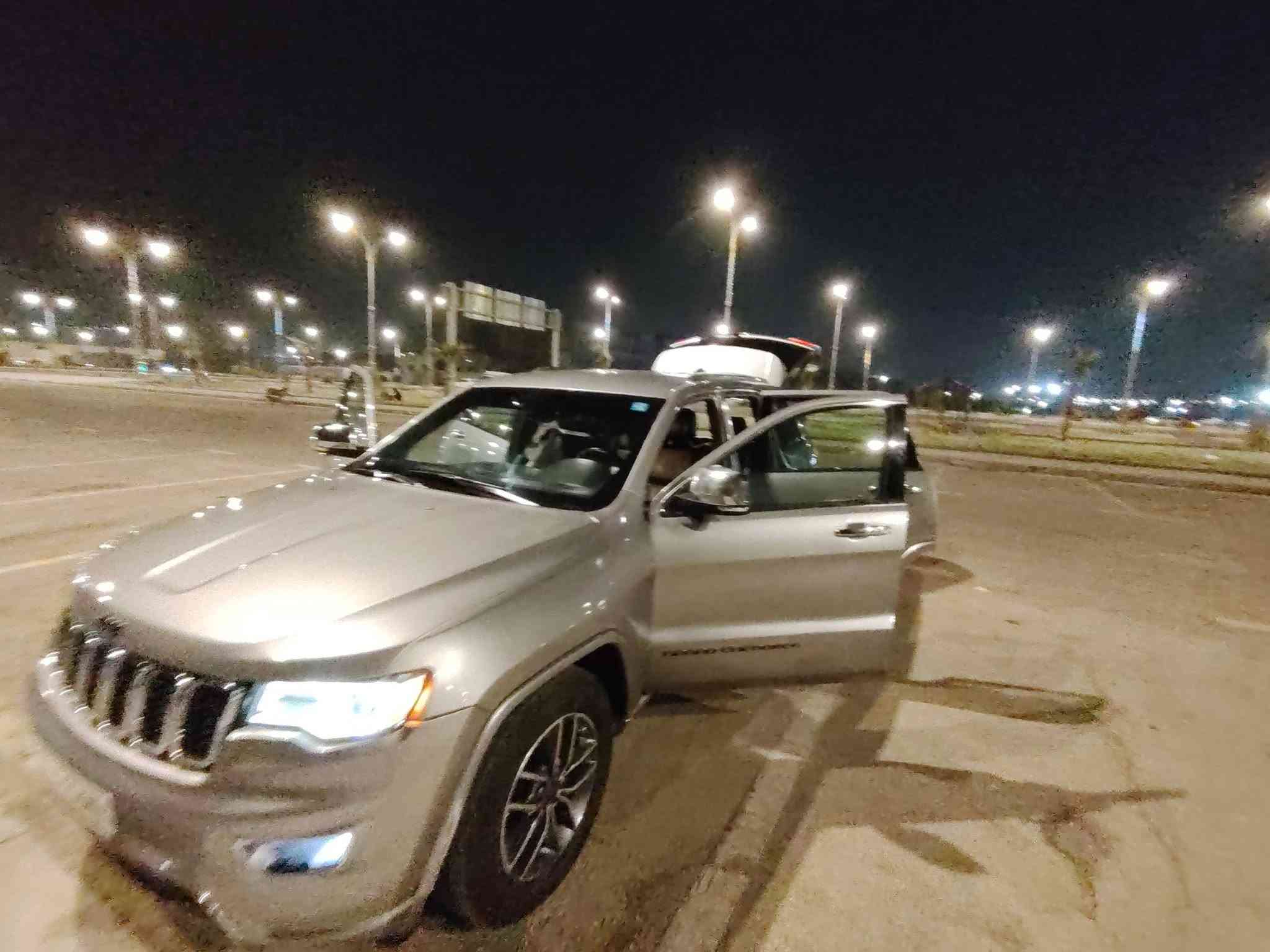 السلام عليكم 
جيب موديل ١٨ كراند شيروكي 
محركها 3600 v6
4ويل ملغي 
جنطة كهربائية
وضعيات سبورت وايكو والنورمل 
 السيارة صبغها ٥قطع ابيع حزام بدون دواخل  
ابيع واذا اكو مراوس مع كورلا هايبرد ٢٣-٢٤-٢٥ 
وينطيني فرق 
السعر اتصل او راسلني واتساب  
الرقم ***********
غير متواجد  على الفيس 
السيارة موجودة كربلاء ✨✨

