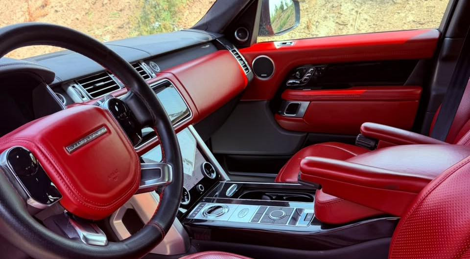 رانج روفر أوتو بايوغرافي 
موديل 2020 محرك V8 سوبر جارج

السيارة مناسبة جدا لان 👇
وارد امريكي دعاميه اماميه صبغ فقط 
و الباقي مكفول من الصبغ

مغلفه بالكامل ppf
رقم بغداد 
عداد 25 ألف ميل
شاشات خلفية كامرات 360 رادار 
مسند خلفي كهربائي 
دوسات أبواب شفط
فول مواصفات 1/1

🟧 السعر سوي تعليق تصلك رسالة💌
رقم صاحبها ***********

نص مكتوب في الصور:
- LAND-ROVER RANGE ROVER 2020