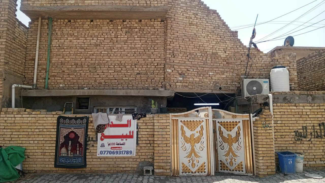 بيت للبيع 100مترمربعة بناءقديم
اول فرع بمسقط مقابيل كازينو الملوك قاطين ثلاثة غرف
واستقبال وحولي وملحقاتة السعر 55 وبي مجال بسيط 
اي استفسار الاتصال على الرقم ***********
صاحب البيت متواجد واتس اب هماتين

