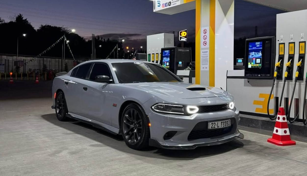 🚨 للبيع | Dodge Charger Scat Pack 6.4 🚨
✈️ موديل 2021 | لون مميز
📍 أربيل

🔹 الممشى: 44,000 ميل
🔹 المحرك: V8 — 6.4L
🔹 القوة: 485 حصان 🚀
🔹 القير والمحرك: بشرط

⭐ المواصفات:

• بصمة
• شاشة كبيرة — Full Options SRT
• شفتات ستيرن
• فجوج Brembo
• Line Lock
• Launch Control
• تشغيل عن بُعد
• كشنات تدفئة
• تدفئة مرايا جانبية
• تحكم ستيرن
• لايت زينون عالي وناصي
• درگة كاربونRPM 
• فول كماليات
وهوايه مواصفات بعد

🛠️ الضرر:

• تعديل باب أمامي يسار
• تعديل جامرلغ خلفي يسار
• الإيرباك فقط بردة طاك

💰 السعر: 32,000$

📞 للاستفسار:
***********
