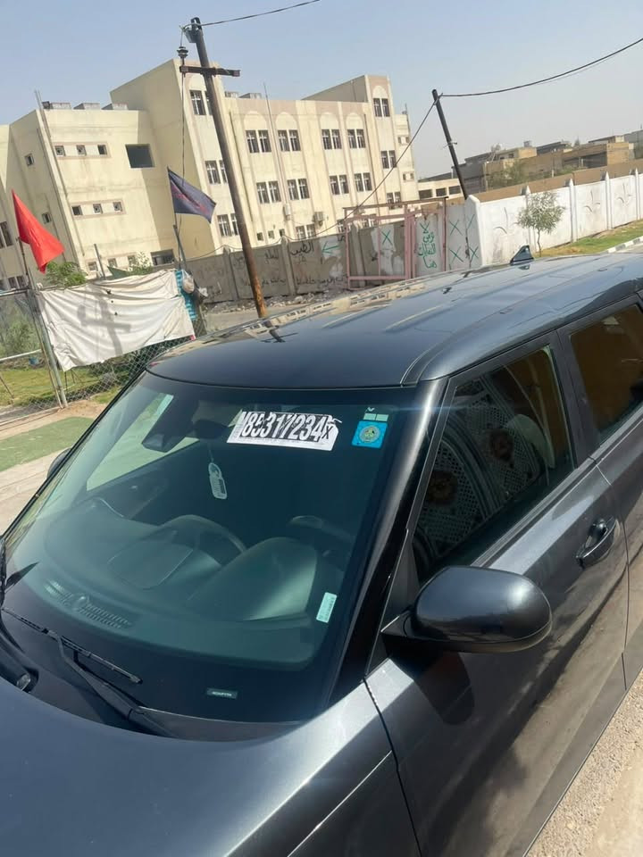كيا صول موديل 2023
نص فول المواصفات الامريكيه 
رادارات ✅
كامره خلفيه✅
شاشه ✅
توقف ذاتي ✅
مانع انصدام ✅
انظمة قياده✅ 
مكينه 2000 دوش
ماشيه 38 الف
السياره جديده ماعده الحادث الي بأمريكا 
للاستفسار 
***********
واتساب فقط
