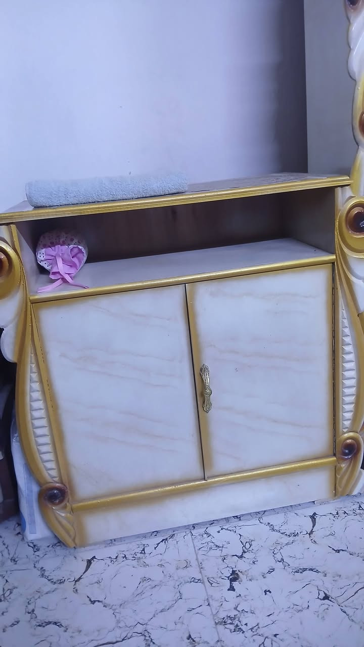 🛏️ غرفة نوم صناعة عراقية للبيع
✨ مستخدمة استخدام قليل وحالتها ممتازة ونظيفة
🇮🇶 صناعة عراقية وشغل مرتب

🔹 أثاث فقط، 
💰 السعر: 900 ألف دينار
🔸 بيها مجال بسيط 

📍 بغداد – جسر ديالى
📞 للاستفسار: ***********

