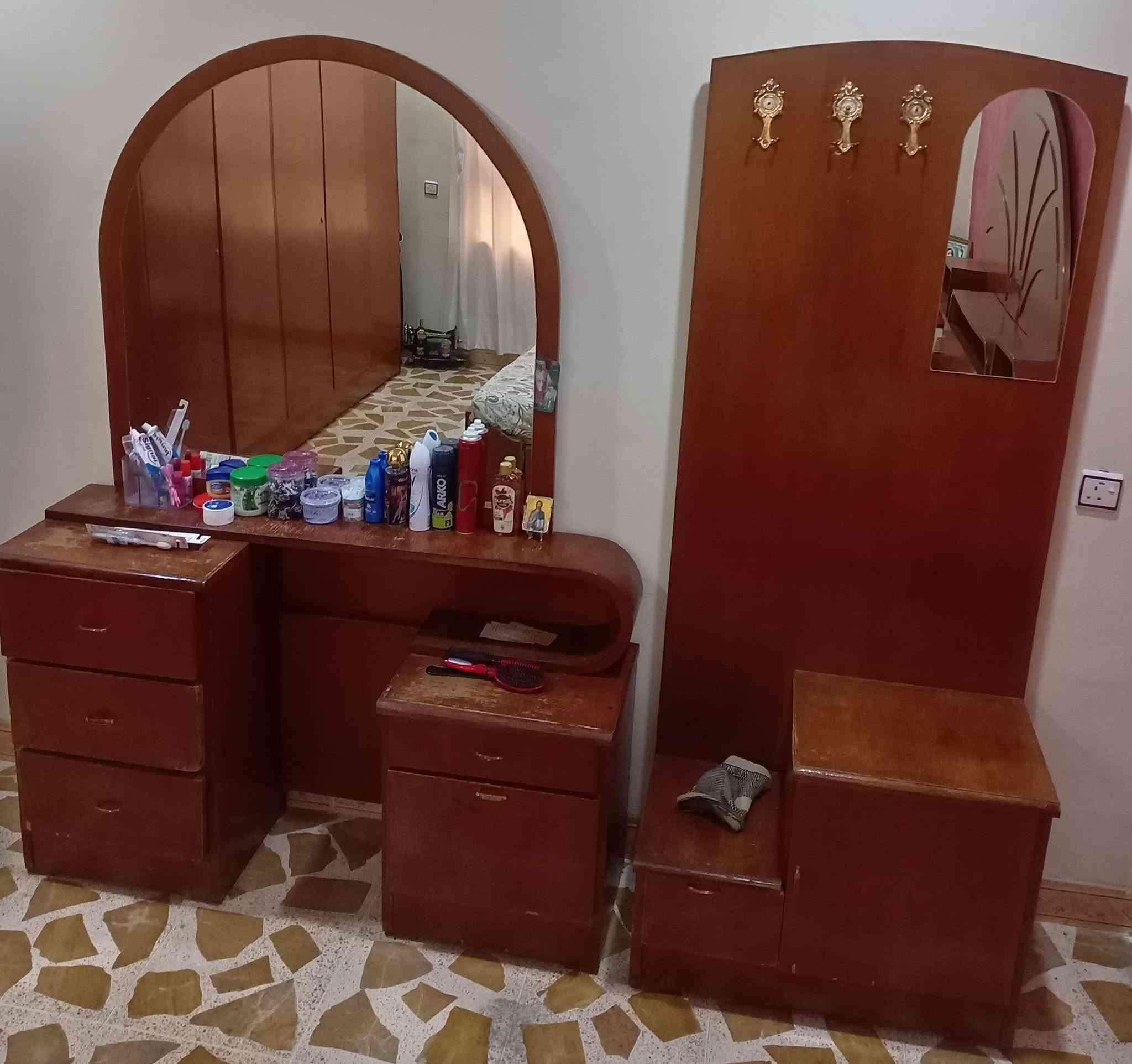 مرحبا عندي هذه غرفة نوم  للبيع سعر 500 الف   
للاستفسار الاتصال على الرقم *********** عنوان حمدانيه قره قوش
