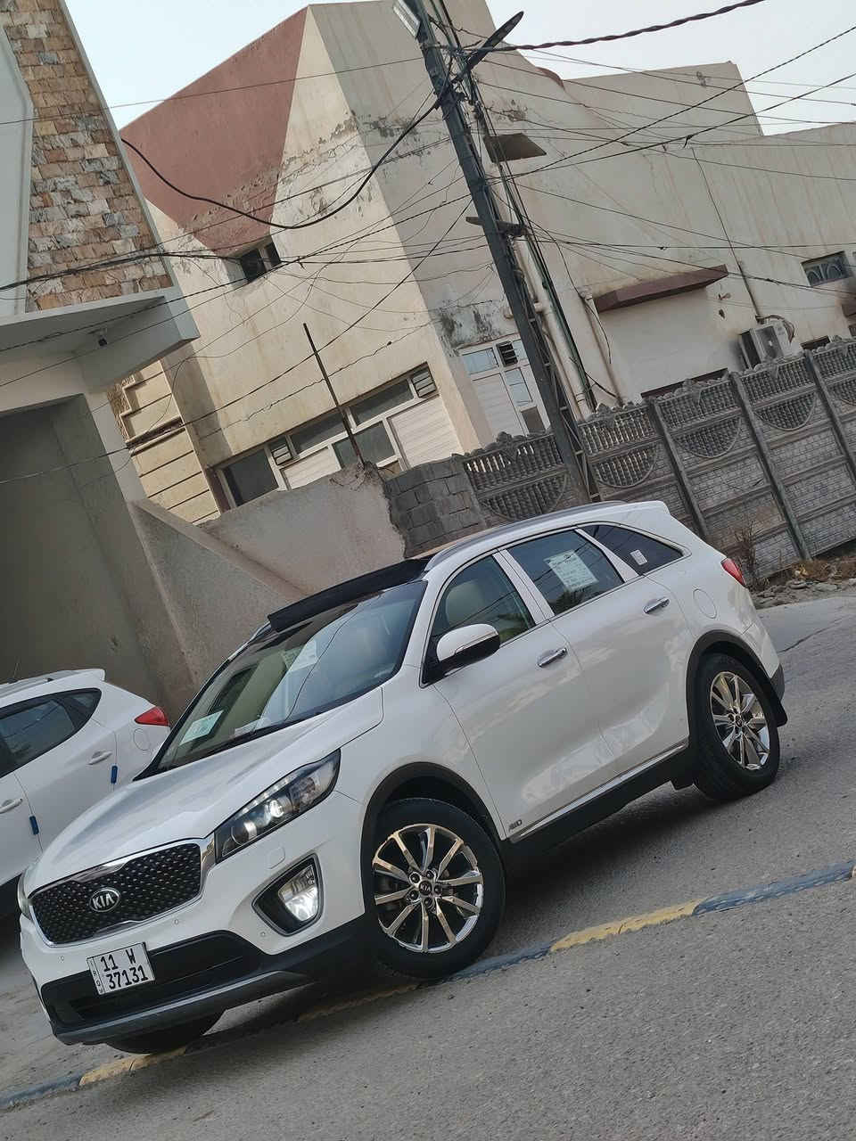 السلام عليكم للبيع سورنتو 2015 خليجي ماشيه ١٢١ الف حقيقي V6  رقم بغداد بسمي الجديد ما متعوبه جديده    فول مواصفات
بنيراما سايد بريك بصمه جرس بالسرعه المحدده شاشه مري كهرباء كشنات جلد كهرباء تدفئه تبريد بردات خلفيه بلاد سبعه راكب فور ويل جنطه كهرباء انضمت قياده لايت لد حساس امامي وخلفي زراك لايت جام اوتو دوس لد ويل كروم ثلاث قطع تبريد جاهزه مجهزه ما بيه نقص مكفوله من صبغ وتبديل فقط بارد موضوح بالسونار السعر 195 وبيه مجال  مكاني بابل محاويل الاستفسار الاتصال على ***********
