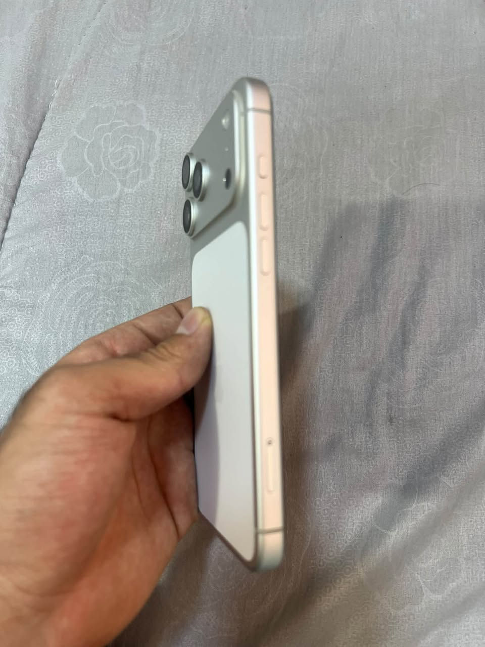 للبيع – iPhone 17 Pro Max
اللون: سلفر
الذاكرة: 256GB
البطارية: 91%
النسخة: شرق أوسط
الشريحة: سيم كارت
الحالة: نظيف جداً جداً
السعر: 1,650,000 دينار
مستعجل بالبيع

الجاد يتفضل، فحص كامل للجهاز
هاتف ***********

نص مكتوب في الصور:
- 4:25
- حالة البطارية
- عادية
- تعمل بطارية iPhone هذه على النحو المتوقع. حول البطارية والضمان...
- الحد الأقصى للقدرة
- 91%
- هذا قياس لقدرة البطارية مقارنةً بمقدرتها عندما كانت جديدة. قد تتسبب النسبة المنخفضة بتقليل ساعات الاستخدام بين عملية الشحن والأخرى.
- عدد الدورات
- 418
- هذا هو عدد مرات استهلاك iPhone للنسبة المئوية للبطارية. معرفة المزيد...
- تاريخ التصنيع
- أيلول 2025
- أول استخدام
- تشرين الأول 2025