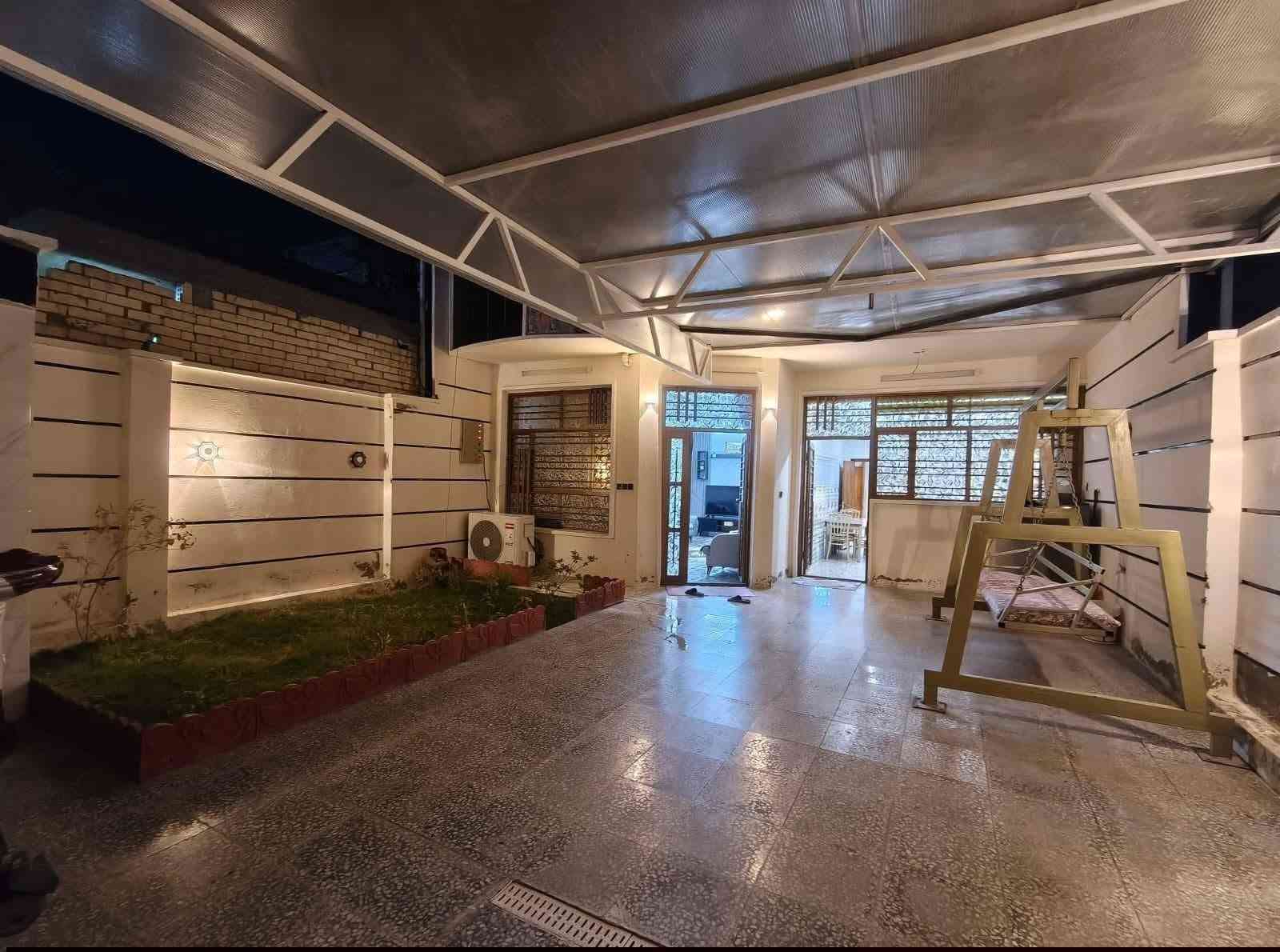 سلام عليكم توفر عندي بيت🏠 مساحه 200متر طابق واحد ✔️بيت جاهز بناء حديث --جبها 8 --نزال 25-- زراعي مكاتبه فقط ✍🏻 سند 117 بغداد البلديات منطقه حي الامير ✔️الضباط خلف الصحفيين قرب مدرسه زين القوس منطقه حي ✔️الامير المنطقه كامله خدمات تبليط ماي مجاري كهرباء الاستفسار اكثر ✔️***********سعر خاص رد ماسنجر وتساب  حسن ✔️للعقار
