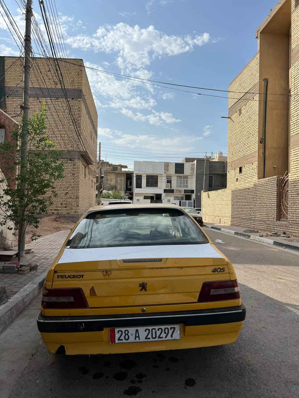 بيجو 405 موديل 12 بدون ضربه كير محرك تبريد كفاله كهربائيات كلهه شغاله عينه وصنيه جدد دواخلهه نضيفه تايرات جدد حداديه جديده سياره مرتبه سعرهه 32 وبيهه مجال 
اتصال ***********
واتساب ***********
