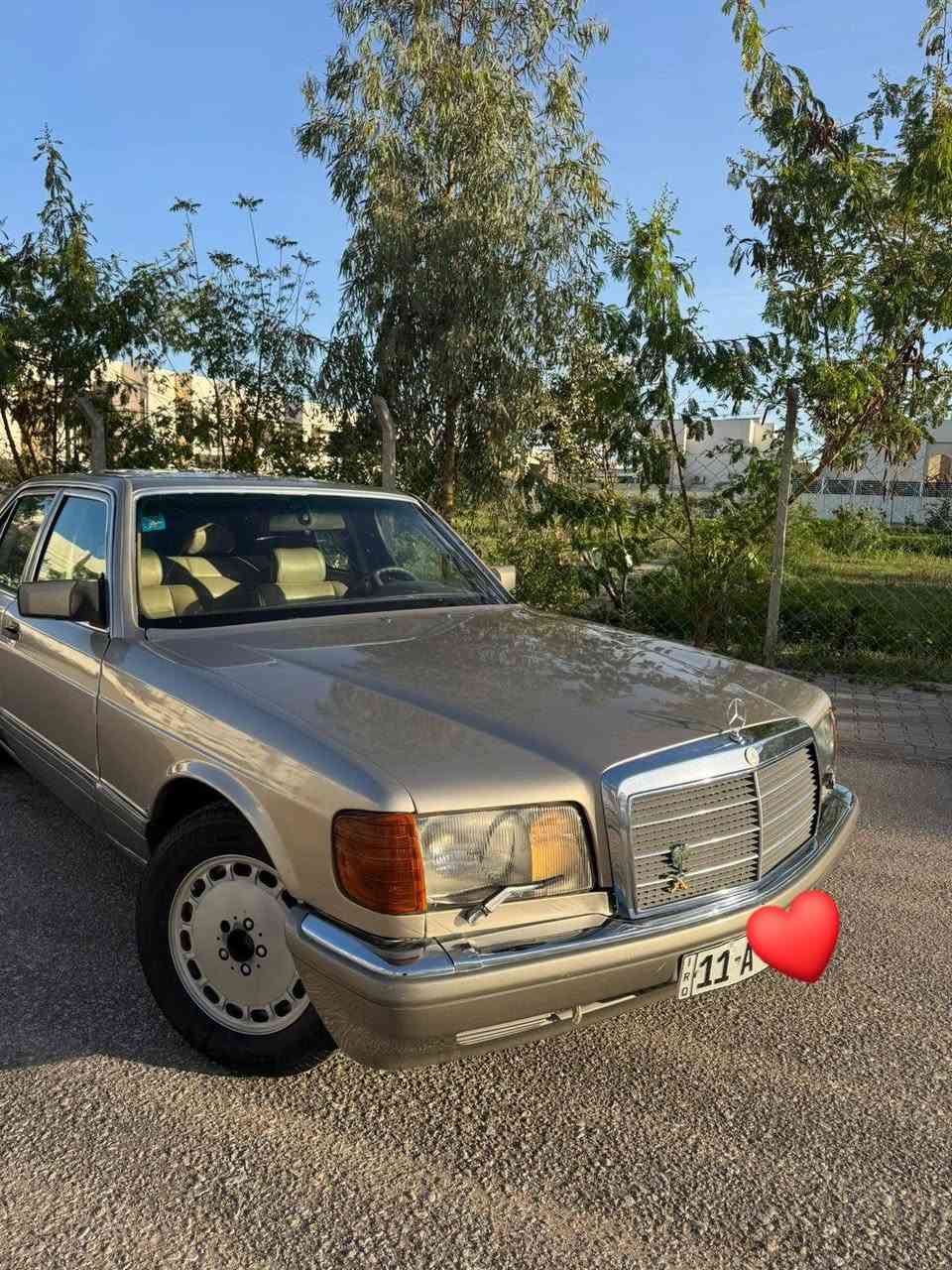 السلام عليكم للبيع فقط مارسدس رئاسي موديل 87
سياره جديده جاهزه من كلشي ربع ماذب عليه 
باتري جديد حداديه جديده تبريد شغال ثلج 
تخم تاير جديد سماعات بلادي مجسم صوت 
صبغ عام جماليه بدون ضربه بدون خياس 
السعر 75 وبيه مجال الشراي يتصل وبي خير ويدلل 
***********
مكان السياره نجف الاشرف
