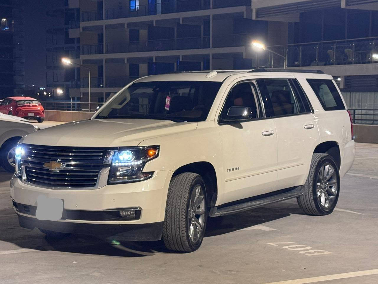 تاهو ٢٠١٥  النوع LTZ اللون صدفي
المواصفات خليجي 
اعلى فئة معروف LTZ بمواصفاته 
السيارة مكفولة 
عداد الكيلومتر ١٢٤ الف كيلومتر فقط
السعر ٣٤٠٠٠ دولار وبيه مجال بسيط جداً
*********** واتس اب فقط

