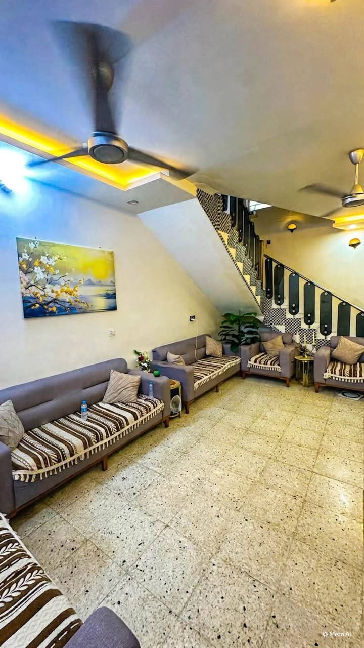 طابو زراعي صرف سند 25
مساحه 108متر طابقين  وجه 6 نزال 18  بناء حديث ومرتب البيت  (كمال خدمات ماء مجاري كهرباء مجاري ) مكفول  وسعره كلش مناسب مكانه دور الزراعه الثالثه  

للاستفسار ***********

نص مكتوب في الصور:
- Meta AI