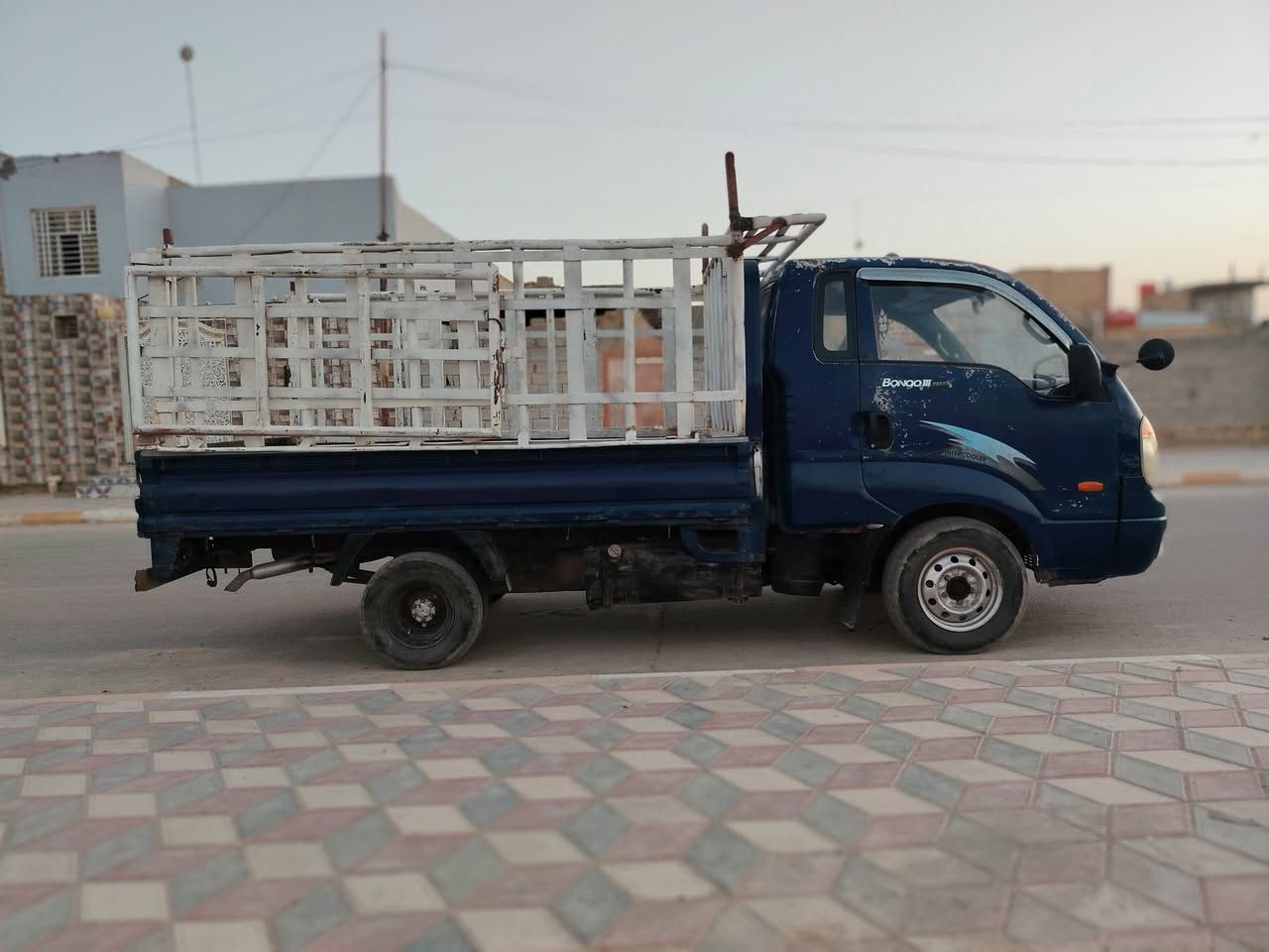 السلام عليكم كيه مؤديل ٢٠٠٧ رقم قادسيه مشروع وطني تحويل مباشر السياره مكفوله من الضربه مكينه مفتوح ٣٠٠٠ السعر ٦٨ للاستفسار اتصل وبالخدمه ***********
