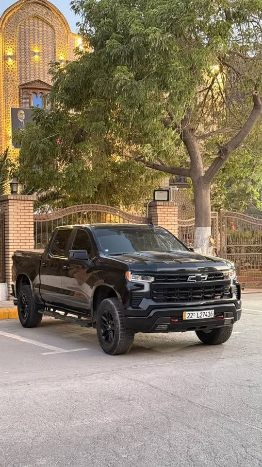 للبيع | شفروليه سلفرادو Z71 🔥
السيارة مصروف عليها ومتعوب عليها 
بنيد ZR2 مال 6200 
السيارة قابلة للتعديل والاضافات الشبابية
موديل 2023 Z71 Trail Boss
محرك 2.7 Turbo 4 اربعة سلندر
دشبول جديد شاشة متصلة كاملة مال تاهو
مري كهرباء 
دبل 4×4
مرفعة 3.5 انج
تايرات جبلي good year
تضليل بالسنوية كامل 80% 
3 بصمات ابواب وتشغيل سيارة بصمة وتشغيل عن بعد
تدفئة بالكشنات وبالستيرن
رادار امامي
وياها بصمتين السيارة ( ريموت ) بلادي 
السيارة ممشى امريكا 🇺🇸 مو العراق 
بعدها جديدة لوك مال جناي
مانع انزلاق
لايتات زنون و led 
السيارة بسمي تحميل مباشر شرط 
كشن كهرباء ٤ وضعيات
صندوق كهرباء
عداد 110,000 كم
السيارة نظيفة ومجهزة، جاهزة للاستخدام ما ناقصها كلشي ولا بيها مصرف ربع دينار

📍 بغداد
🇺🇸 وارد أمريكي، حادث 3 قطع
السيارة نظيفة جدًا ولا ينقصها أي مصرف، جاهزة من كل النواحي ✅

📞 ***********
💰 السعر: للجادين فقط الاتصال او واتساب
