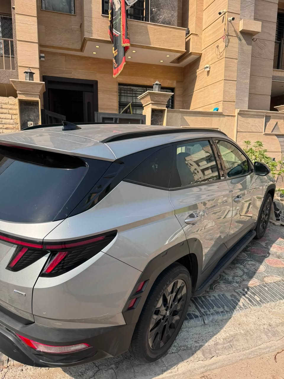 السلام عليكم توسان 2023 للبيع او مراوس
XRT فول مواصفات عده الفتحه
شاشه چبيره لمس 
كشنات تدفئه
دوس بالباب هيه مواصفات الفول بس فتحه مابيها

حادثها ضربه بالبنيد مبدل اصلي نفس اللون بدون لا شواصي ولا شي تفحص بالسونار
 
ممشى السياره 80 الف
محرك 2500

السعر 170 وبيها مجال بسيط
مكاني بغداد الرقم للاستفسار ***********
