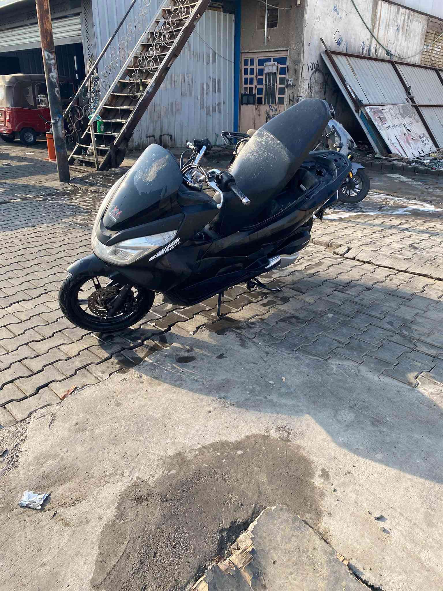 سلام عليكم بيسي اكس جيل 2 بصمه جايه من اليابان ياباني نضيفه دراجه لون اسود مكفوله كفاله عامه سعر12 وبيهه مجال خابر وتدلل ***********
