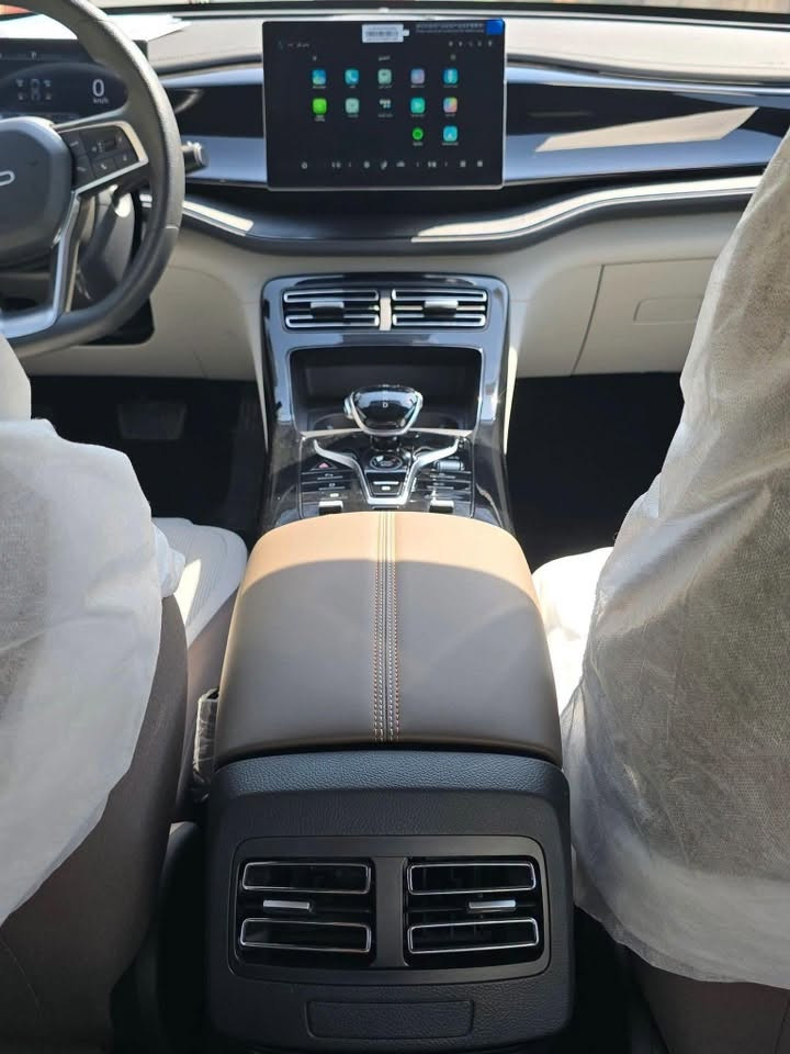 بي واي دي كن بلاس 2026 زيرو زيرو
BYD Qin Plus Hybrid y

السعر : جوة السوك اتصل ***********

خليجي ضمان وكالة NAT العراق

6 سنوات ضمان على السيارة.

8 سنوات ضمان على البطارية.

المواصفات:

محرك بنزين + هايبرد اقتصادي وعالي الكفاءة.

بصمتان ذكيتان مع تشغيل عن بُعد.

مقاعد جلد فاخرة بلونين (أبيض وجوزي).

شاشة وسطية دوارة.

عداد ديجيتال بالكامل.

نحكم بالمقود من الجهتين.

كاميرا خلفية.

حساسات ركن.

داخلية مطعمة بديكورات Piano Black الفاخرة.

أنظمة قيادة وأمان متكاملة.

.(Drive Mode) أوضاع قيادة متعددة

.Auto Hold اوتو

.(Traction Control) مانع انزلاق

هاند بريك كهربائي.

مساعد صوتي يدعم اللغة العربية.

نبريد أمامي بقوتين (Stage 2).

مصابيح أمامية زينون.

مصابيح خلفية LED.
رقم بغداد مميز

ملحقات الوكالة كاملة مع السبير وطفاية وشاحنة وجنطه طبابة مكان السياره بغداد حي جهاد 

رقم موبايل ***********
