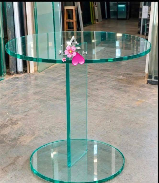 اعمال زجاجيه متنوعه وتصاميم مختلفة........*********** ...واتساب

نص مكتوب في الصور:
- ALUMINUM