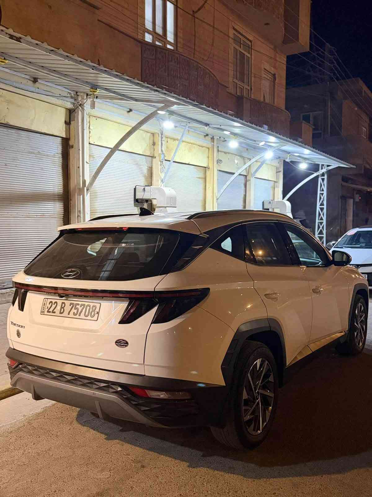 توسان موديل 21 سياره ماشيه 141 km سياره بيه سونار مثل ما موضح ب سونار رقم اربيل كشنين كهرباء وسياره جلد وبصمه سعر 175 بيه مجال بسيط رقم ***********
