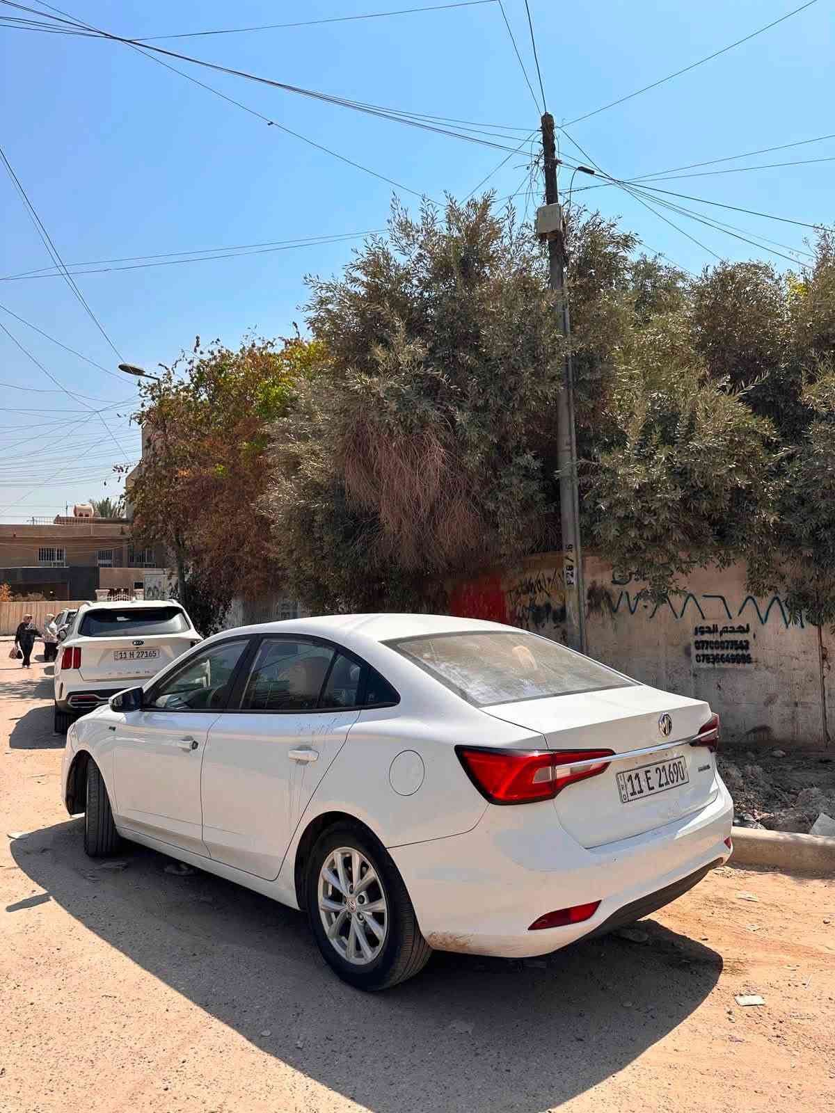 السلام عليكم
للبيع MG 5 
الصدار الأول السيارة حلوة واستلام شركه 
بيها صبغ جاملغ خلفي وقبق جنطه 
بدون دواخل 
كير مكينه صدر تبريد كله جاهز ومكفول 
رقم بغداد باسمي 
مكاني بغداد السعر قفل ٨٨ ورقه بدون اي عمله 
***********
