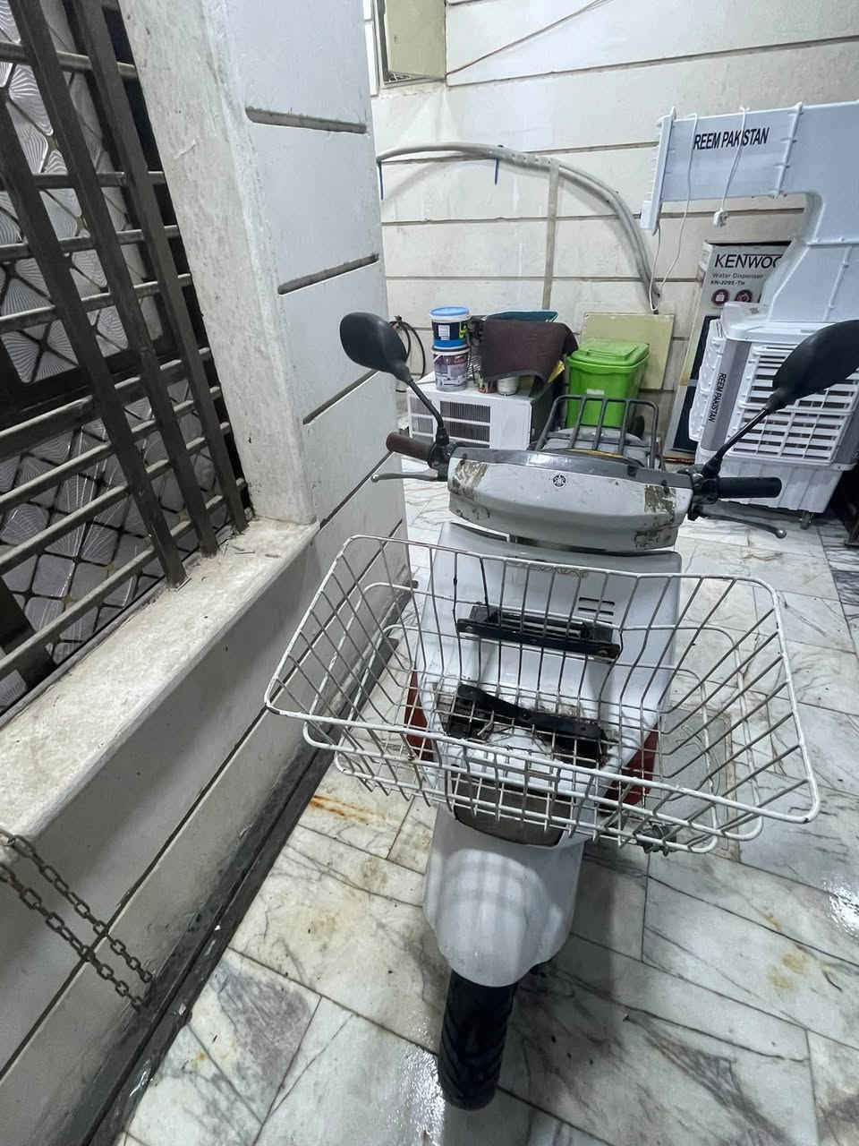 السلام عليكم اللبيع دراجه بيكم 60 دراجه شغاله 250 وبيه مجال العنوان بغداد الخطيب ***********
