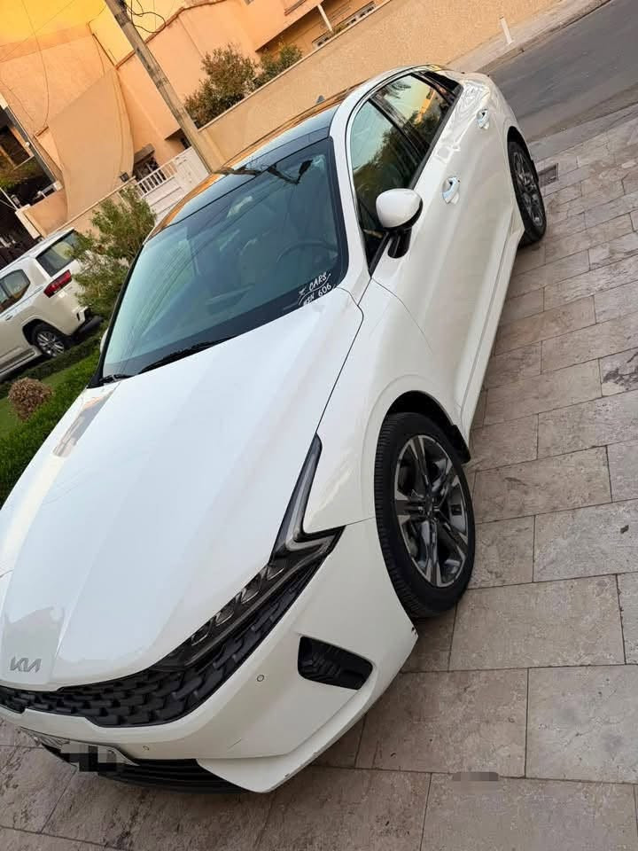 خليجي k5  وكاله نم NIM
الموديل : 2022 
المحرك :2000
الرقم : اربيل 
ماشيه 81
السعر 185

بيه bdr بلصندوق 
ورصعه بلباب خلف السائق 

 فول مواصفات 

دخول ذكي(بصمة) +تشغيل عن بعد
كاميرا +حساسات امام وخلف
المصابيح الامامية زنون+LED

مقاعد جلد +كهرباء + تدفئه
محدد سرعة
فول تحكم ستيرن
درايف مود
صندوك كهرباء 
مري كهرباء
تبريد قطعتين
5 وضعيات قيادة
 ***********
