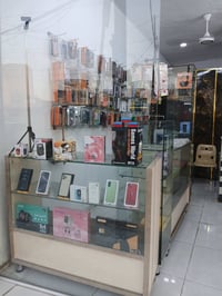 غراض محل موبايلات للبيع البيع شيله وحده كفرات نسائي ورجال عدد185 شفاف ...