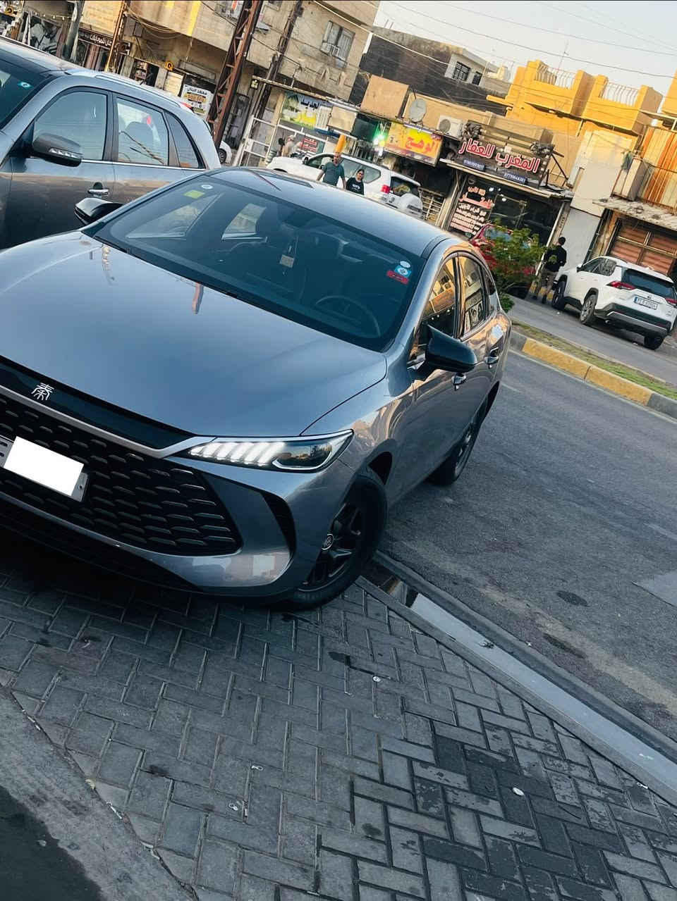 السلام عليكم  BYD للبيع موديل 2025. كن بلاس السياره حلوه بيها ضرر بالباب السايق وبارد بسيط فقط السعر 18600 وبيها مجال بسيط مكانها العامرية او نفق الشرطه 
للاتصال ***********
