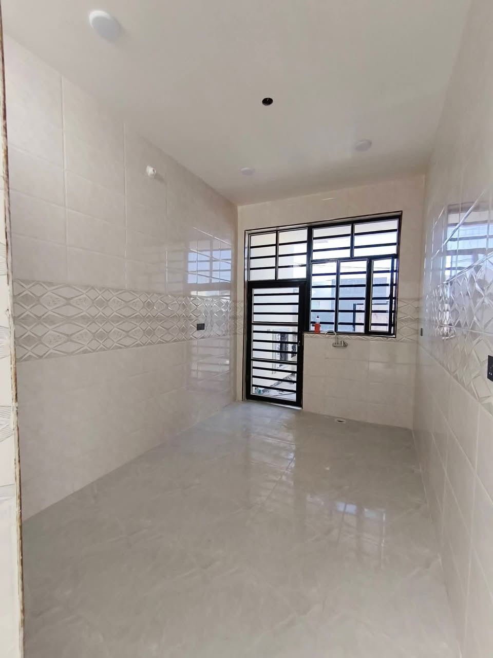 [[بسم الله الرحمن الرحيم]]
    🏡     🏘      🏚 

#يوجد_مشتمل_للبيع 

#العنوان  الفلوجة 
#المنطقة حي الشهداء // مقاطعة 19 الف خلف مجمع البرديني
 

✅المساحة : 125م
⬆️ الوجة : 6 وربع م
🏞️النزال : 20م
 
مكون من
غرفة 1
استقبال 
صالة 
مناور 2
مطبخ
صحيات
الارضية سيراميك
الجدران سيراميك 

                       #بناء 🧱 : طابوك
      
       #شارع 🏞️⬆️⬆️ : 10م

  #السعر_محدد_من_قبل_البائع 
        
    ⚖️⚖️   نوع الملك : طابو صرف تحويل مباشر 🏙 

        #السعر 💰💸: 84 مليون وبي مجال

__________________________________

للأستفسار⛔🖲️ : مراجعة 
🥇#مكتب_الدوحه_للعقار 🥇
العنوان شارع المنجزات تقاطع جامع التقوئ مجاور محطة نمبر وان المركزية لغسيل السيارات 🚗🚖
__________________________________

#ملاحظة//📋📑 اذا لديك عقار تريد تعرضة للبيع او تريد تشتري عقار قم بمراسلة الصفحة او اتصال على لارقام الموجودة+ واتساب
            
         #للأتصال_او_واتساب 📞  ***********
         #للأتصال_كورك.   📞.      ‏‪***********

#بيع_وشراء_الدور_السكنية_والزراعية_العقارات_في_مدينة_الفلوجة #مكتب_الدوحه_للعقار_بيع_وشراء_العقارات_بسعر_مناسب
@#عقارات_الانبار_الفلوجة
