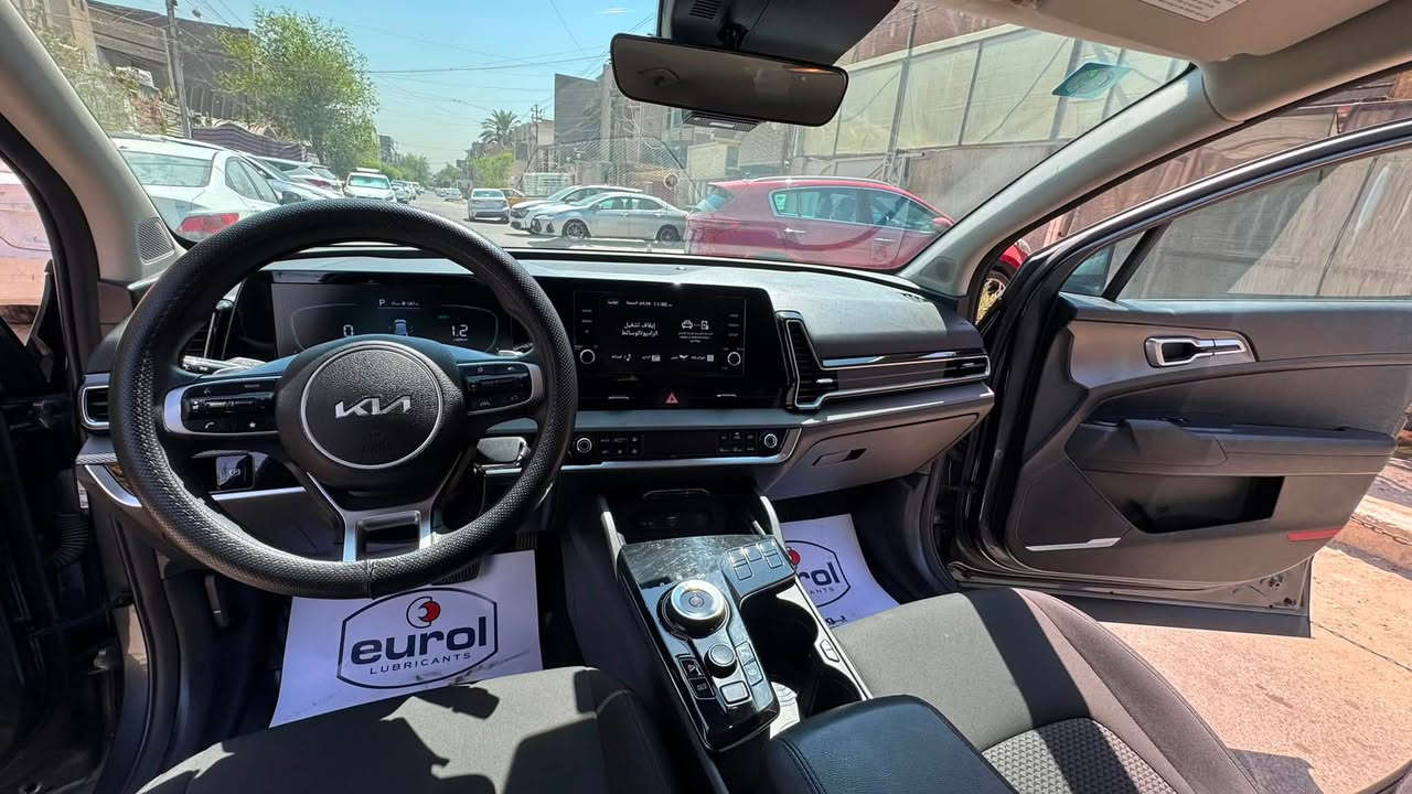 للبيع Kia Sportage Hybrid 2025 – LX وارد أمريكي 🇺🇸
سبورتج هايبرد موديل 2025، فئة LX مواصفات عادية ، لون فيلي، وارد أمريكي

🔹 الممشى: 13،500 كم فقط
🔹 السيارة بعدهة جديدة وبجم كبس بالليبل
🔹 حادثها الباب الخلفي جهة الراكب وموجودة الصور
🔹تبديل الباب الخلفي تفضيخ نفس اللون مع تصليح بسيط داخل الباب الخلفي وداخل الدعامية الخلفية، وكلشي موضح بالصور
🔹 السيارة بدون أي نقص أو برغي وجاهزة من كل النواحي
🔹 فلاتر الهواء مبدلة وكالة من شركة كيا
🔹تبديل دهن اصلي حسب الكتلوك مع استخدام بانزين محسن فقط
🔹 عليها عازل حراري أصلي للجام
🔹 السيارة حيل معتنين بيها ونظافتها جداً ممتازة

السيارة جاهزة وجديدة وما تحتاج أي شي ، شغل واطلع

💰 السعر: 192 ورقة
بيها مجال قليل
*********** 
بغداد
