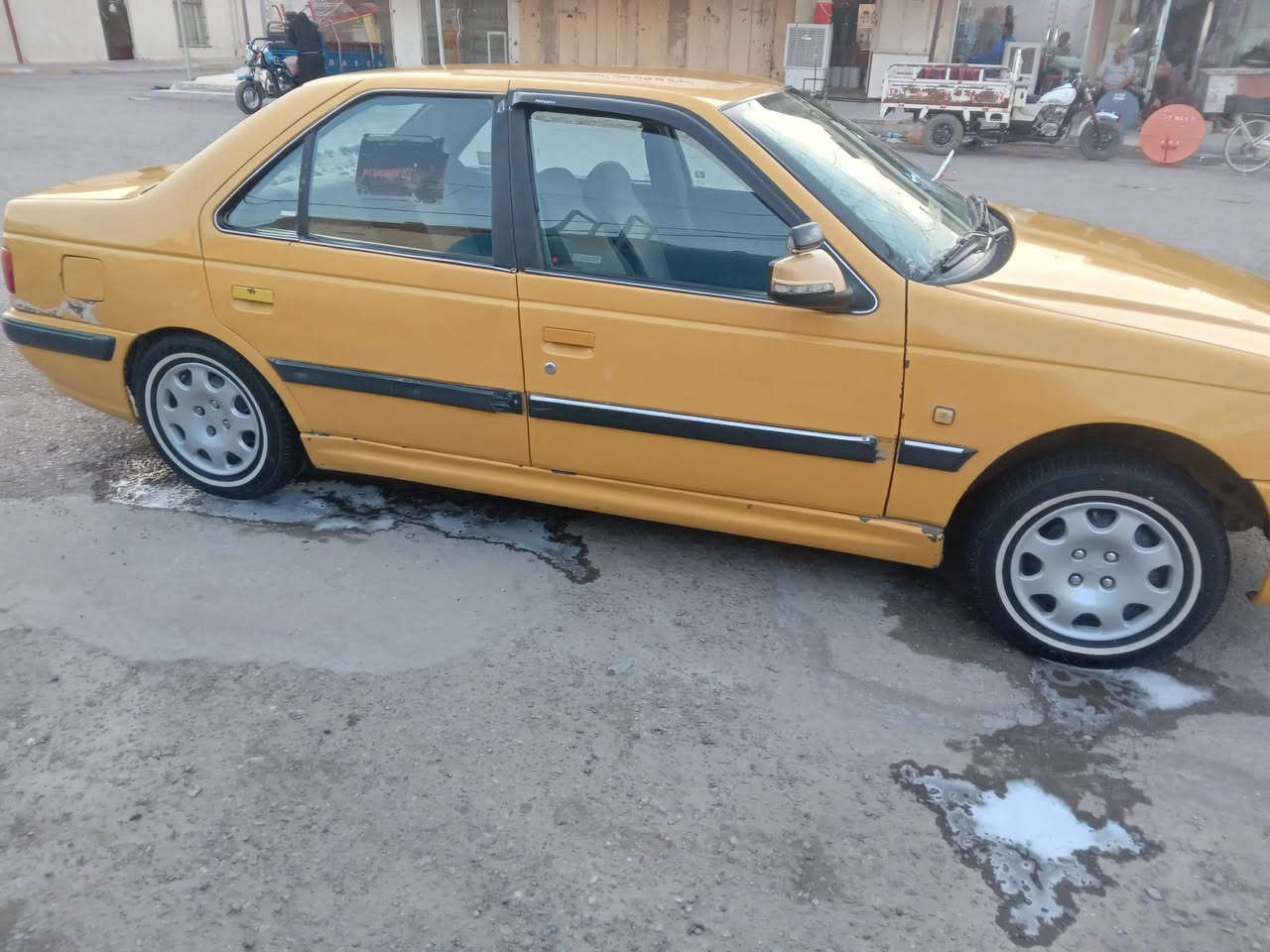 سلام عليكم بيجو بارص مديل 16محوره كورلا بيكاجو سنويه منتهيه كير ومكينه حاوية ستوني شادها السياره عوزها ترتيبات بسيطه مكان واسط السعر 32وبيه مجال التصال على الرقم ***********

