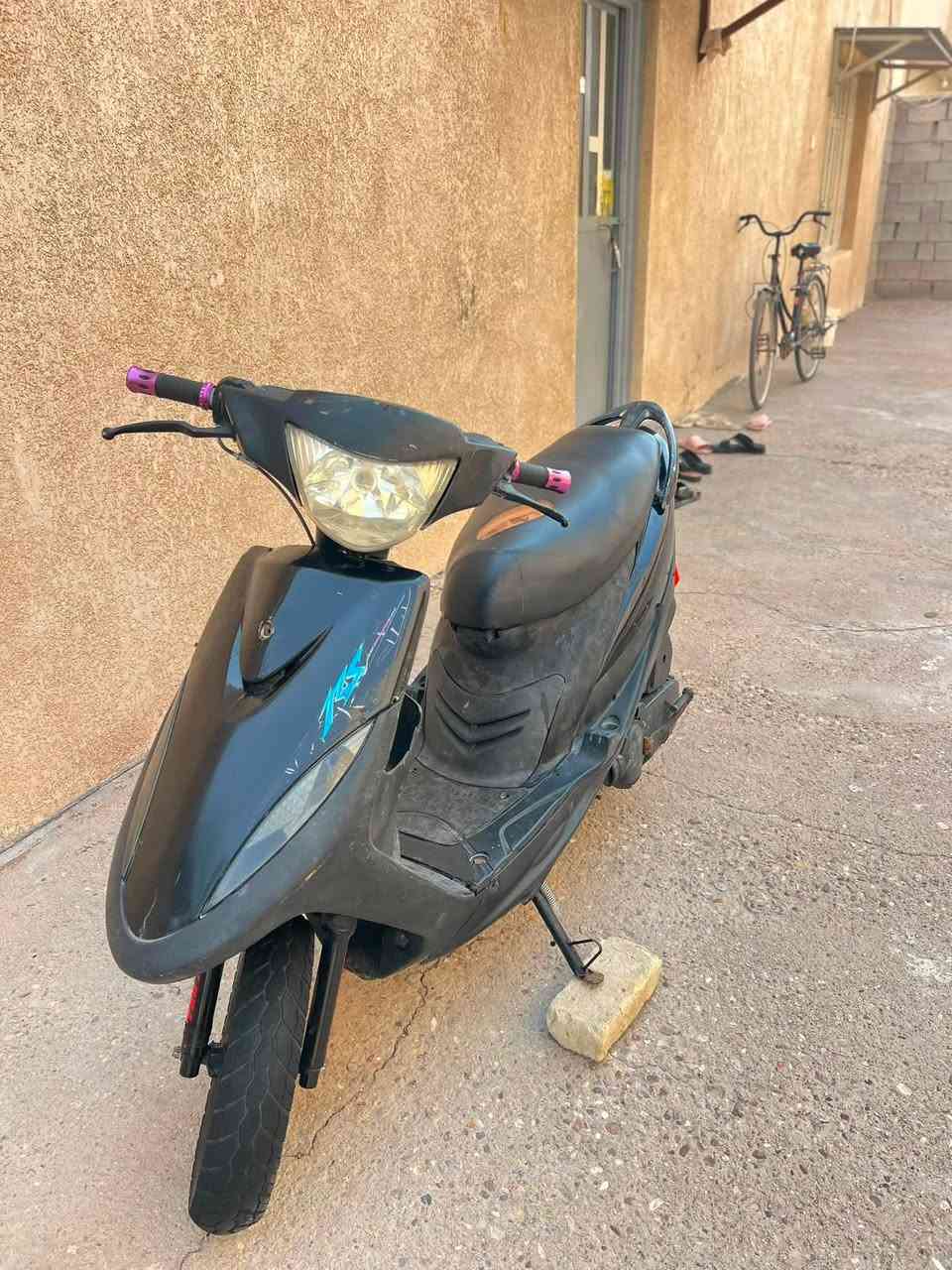 السلام عليكم ماكس عدله للبيع دراجه نضيفه وشغاله كله مابيه نقص نكره سلف اشاير هورن مكينه تخبل ناعمه ماتنسمع لانضوح ولا تبخير ولا تنقيص ابد السعر 625 العنوان البصرة التنومه رقم الهاتف ***********

