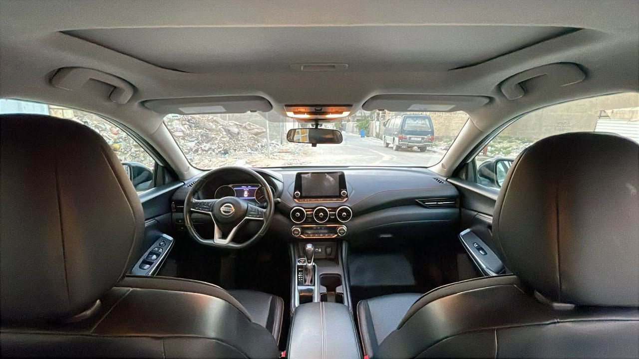 🚘 للبيع نيسان سنترا SR موديل 2024 — وارد أمريكي، فل مواصفات، بحالة ممتازة جداً

سيارة شبابية، اقتصادية، مريحة ومليئة بأنظمة الأمان والرفاهية، بلون أبيض أنيق وداخل أسود رياضي، جاهزة للاستخدام ولا تحتاج أي مصروف.

🔹 معلومات السيارة:

• النوع: Nissan Sentra
• الموديل: 2024
• الفئة: SR فل مواصفات
• المنشأ: وارد أمريكي
• المحرك: 4 سلندر سعة 2000 سي سي
• ناقل الحركة: أوتوماتيك
• اللون الخارجي: أبيض
• اللون الداخلي: أسود
• المقاعد: جلد
• المسافة المقطوعة: 21,000 ميل فقط
• رقم أربيل

🔧 حالة السيارة والحادث:

• حادث السيارة ضربة خفيفة بالجاملك الأيسر فقط
• السيارة بدون تبديل وبدون صبغ
• صبغ وكالة بالكامل
• الشاصي والأعمدة سليمة
• المكينة والجير والتبريد والتكييف بحالة ممتازة ومكفولة
• السيارة شغالة بالكامل، وجميع الأنظمة والمواصفات تعمل بصورة طبيعية
• السيارة جاهزة للفحص من أي جهة يختارها المشتري

✨ أبرز المواصفات:

• فتحة سقف كهربائية
• تشغيل عن بُعد
• تشغيل بصمة
• دخول ذكي بدون مفتاح
• شاشة وسطية
• كاميرات محيطية 360 درجة
• Apple CarPlay وAndroid Auto
• نظام صوت Bose
• تكييف أوتوماتيكي ثنائي المناطق
• مقاعد جلد رياضية
• تدفئة المقاعد الأمامية
• تدفئة الستيرن
• ستيرن جلد متعدد الوظائف
• جنوط SR رياضية أصلية قياس 18 إنج
• إضاءة LED
• مرايا جانبية كهربائية
• حساسات أمامية وخلفية
• فرامل يد إلكترونية
• نظام Auto Hold
• مثبت سرعة

🛡️ أنظمة الأمان والرادارات:

• رادارات أمان متكاملة
• رادار أمامي
• نظام التحذير ومنع الاصطدام الأمامي
• نظام مراقبة النقطة العمياء
• تنبيه الخروج عن المسار
• حساسات وكاميرات محيطية
• نظام مراقبة ضغط الإطارات
• أنظمة الثبات والسيطرة الإلكترونية
• جميع منظومات الأمان شغالة بالكامل

السيارة نظيفة جداً من الخارج والداخل، مواصفاتها عالية، قيادتها ناعمة واقتصادية بالوقود، ومناسبة للاستخدام اليومي والعائلي.

📍 مكان المعاينة: بغداد — الغزالية
💰 السعر المطلوب: ___16،000___ دولار
📞 للتواصل:***********
📞 للتواصل: ***********

المعاينة والفحص خير دليل، والتفاوض بالمعقول يكون بعد مشاهدة السيارة. بغداد, العراق
