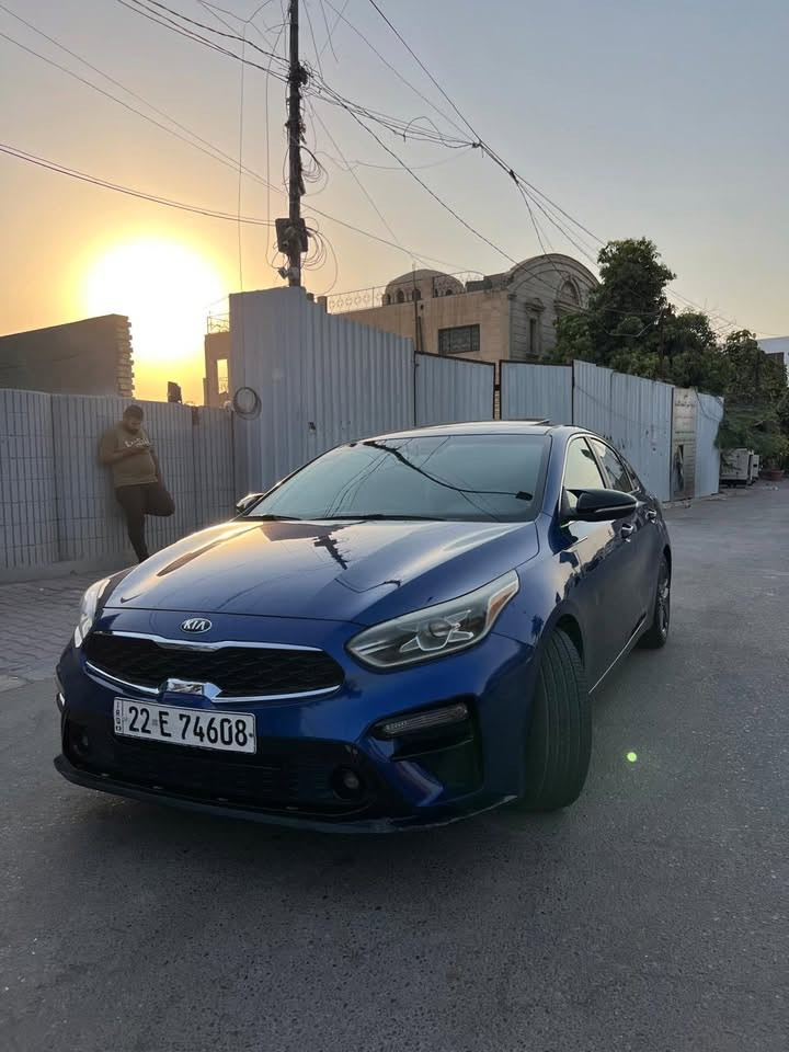 🔥 للبيع كيا فورتي EX موديل 2020 🔥
💙 لون أزرك مميز ومرتب

🚘 EX فول مواصفات — عدا البصمة

✨ المواصفات:
• فتحة سقف 🌤️
• تبريد مقاعد ❄️
• مودات قيادة Sport / Normal / Eco 🏁
• رادار أمامي
• رادارات جانبية Blind Spot
• كاميرا خلفية
• أنظمة أمان ومساعدة بالقيادة
• شاشة + تحكم ستيرن
• مثبت سرعة
• مواصفات هواي بعد

🛠️ الحادث: بابين فقط
▫️ بابين وجاملغ امامي صبغ 
▫️ السيارة جديده بمعنه الكلمه

📍 بغداد – صليخ ال600

📞 ***********
