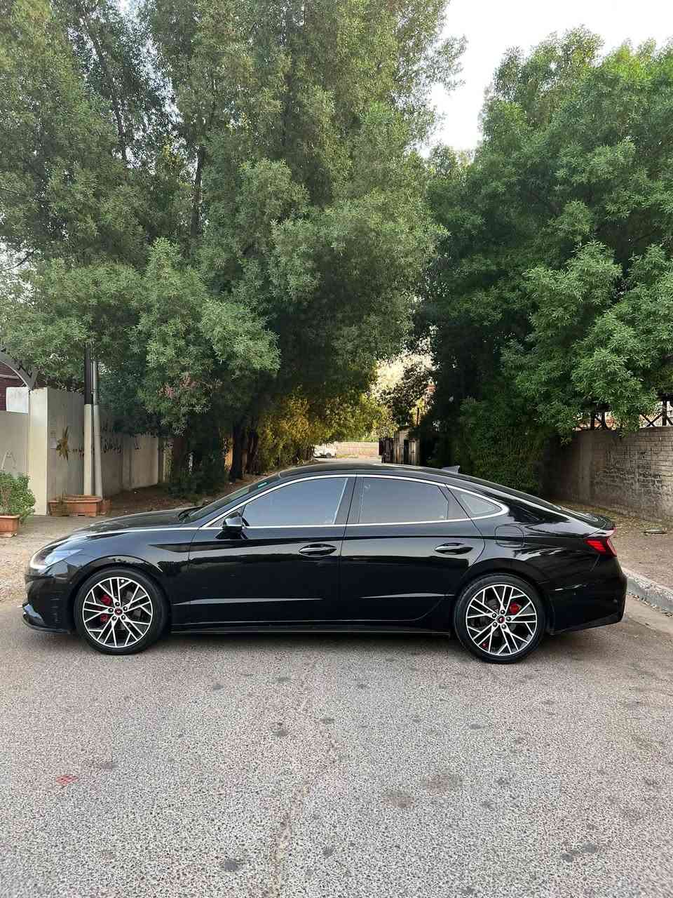 سلام عليكم
سوناتا 2022 وارد كوري 
بيع او مراوس
فول واحد ع واحد عد البنراما
كراسي جلد كهرباء مقعدين
كراسي تدفئة تبريد 
لد امامي 
لد خلفي 
حساسات امامي خلفية
تحكم قيادة 
مثبت سرعة 
تحديد مسار 
شاشه ديجتل 
داتشو 
اناره داخلية متغيره بلادية
شفتات ستيرن 
سايد بريك بصمه 
اوتو هولد 
بردات جانبية وخلفية
تشغيل عن بعد 
تقديم وترجيع بصمه 
حادثها جاملغ خلفي وقبق جنطة فقط بدون دواخل
سياره ماشية 42 الف رقم بغداد باسمي 
مكاني حي تونس 
***********
