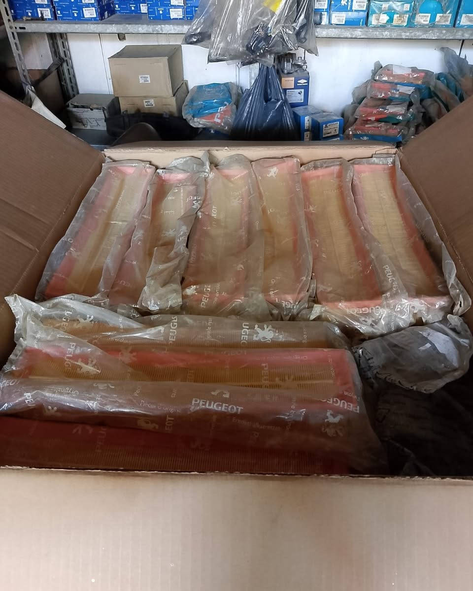 يتوفر قطع غيار بيجو 307 / 306 جديد اصلي شركة و يتوفر تفصيخ وارد يابان 
للاستفسار واتس اب او اتصال 
***********

