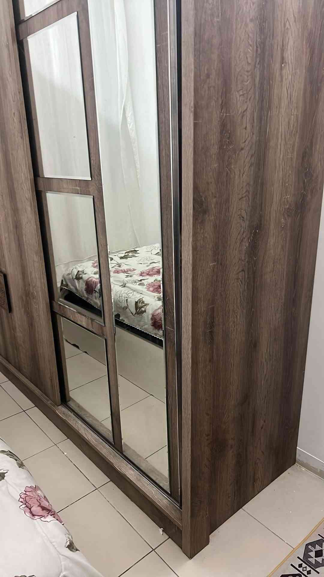 غرف نوم • للبيع • نجار