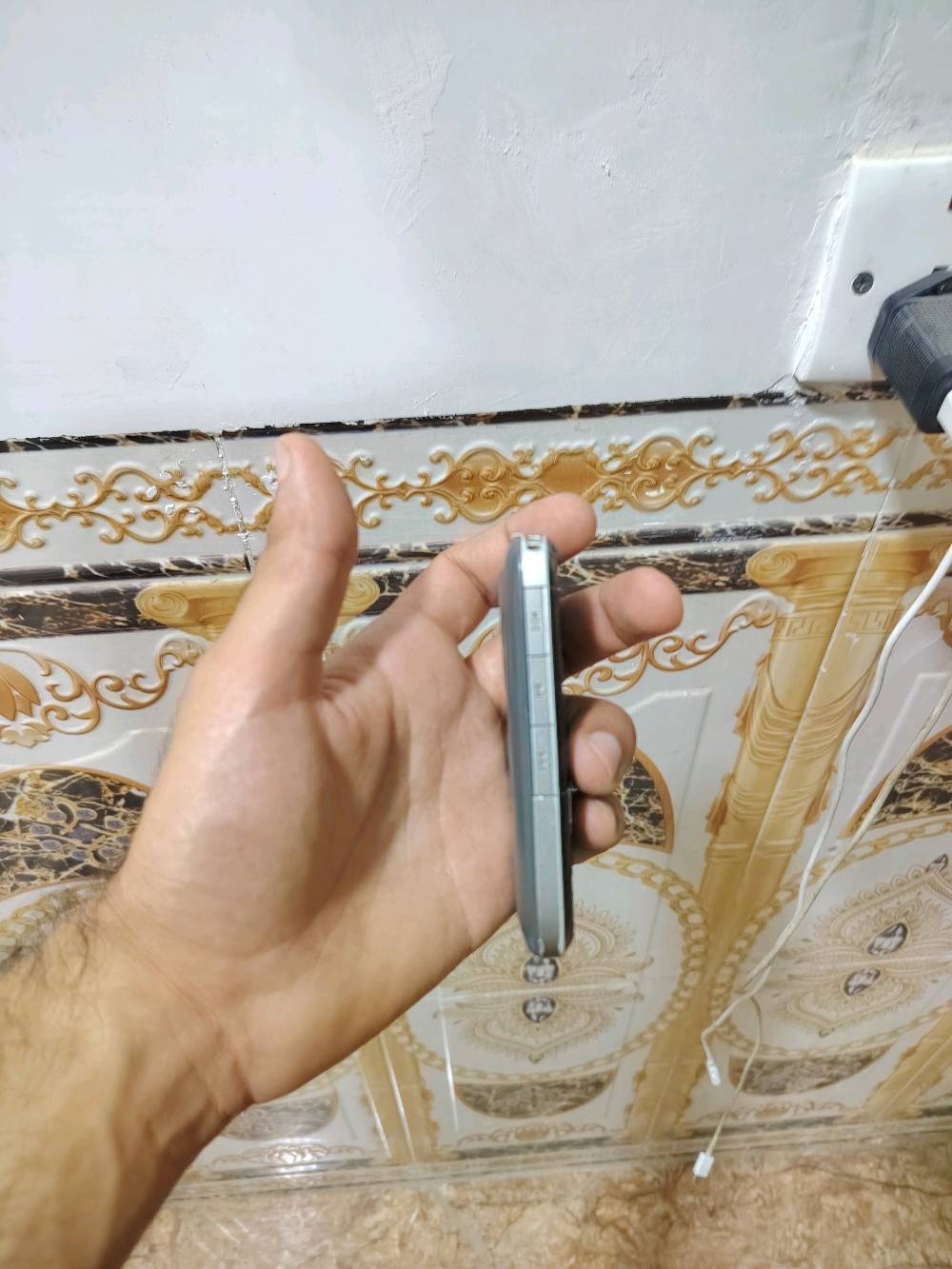 اكسبريس اصلي للبيع ب 20 الف
شغال كامل توصيل موجود
***********