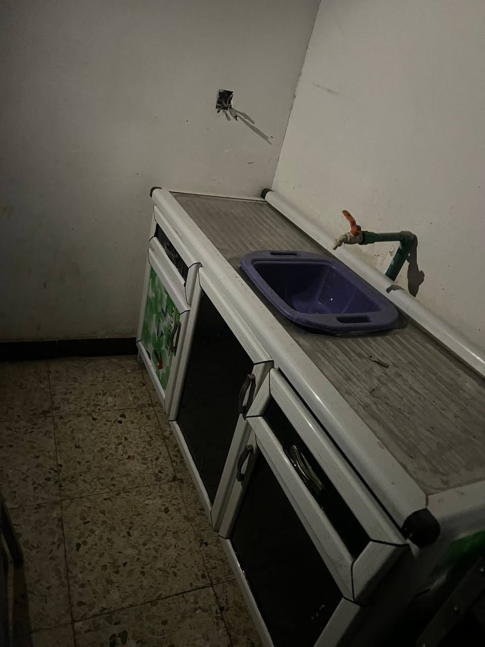 السلام عليكم غراض مطعم للبيع عنواني بغداد الزعفرانيه رقمي *********** يوجد واتساب اتصل وبلخدمه
