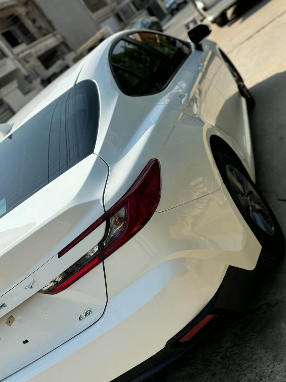 تؤيؤتا كامرى  
مؤديل ٢٠٢٥ 
مواسه فات LI .HEV
ده رگا به سمه و كؤشين كاره بايى 
١٧٠٠٠ مايل رؤيشتووه 
بئ سبوغه سياره كه  جه مپيكى خفيفى هه يه له دواوه 
صندوقى لاى ره قه م تعديله بؤنيت ى كه ميك pdr ى هه يه 
ئيرباگ به س سؤكان ته قيووه و بيلاد و سيته م كرايته وه 

ره قه م مؤبايل ( *********** )

ره قه م شانسى (  4T1DAACK1SU550378  ) أربيل, العراق
