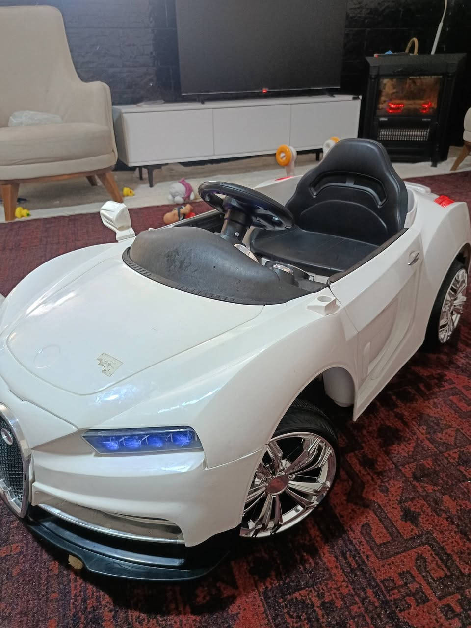 زۆۆر تازەیە کۆنتڕۆڵە دەتوانی بە کۆنتڕۆڵ  لێی بخوڕیت  شوێن ئۆکسی  هەیە دوگمەی هەیە خۆی یاری دەکات واتە بۆ منداڵێکیش ئەبێ کە پێی نەگرتبێ.
.
 
 
زۆۆر تازەیە کۆنتڕۆڵە دەتوانی بە کۆنتڕۆڵ  لێی بخوڕیت  شوێن ئۆکسی  هەیە دوگمەی هەیە خۆی یاری دەکات واتە بۆ منداڵێکیش ئەبێ کە پێی نەگرتبێ..باتری تازە گۆڕاوە  ٦٠ هەزاری پێ دراوە بەشی  ڕۆژ ئەکات
نرخی ١٢٠  هەزارە  زۆر گرانتر کڕدراوە 
***********

