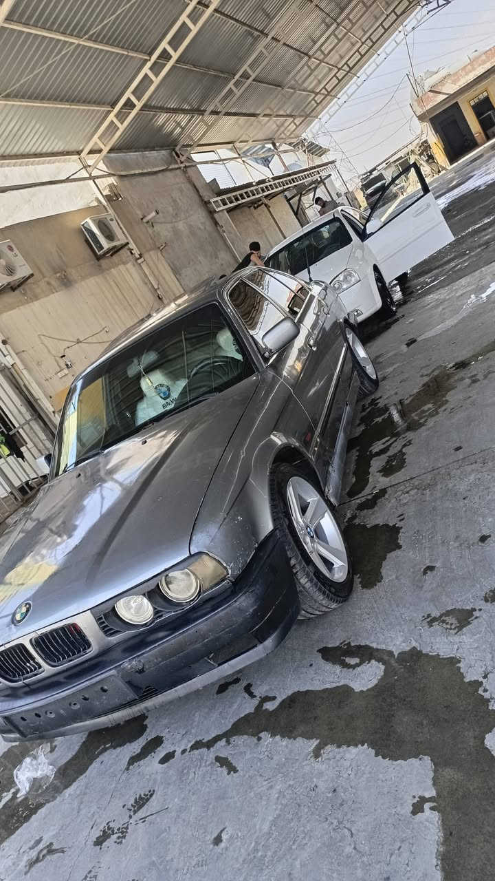 مكلف بل نشر شباب بي ام 525 محرك كبس /كير توماتيك فول تومايتك /السعر 37بيه مجال رقم الهاتف /***********/
/0750909681 واتساب متوفر
