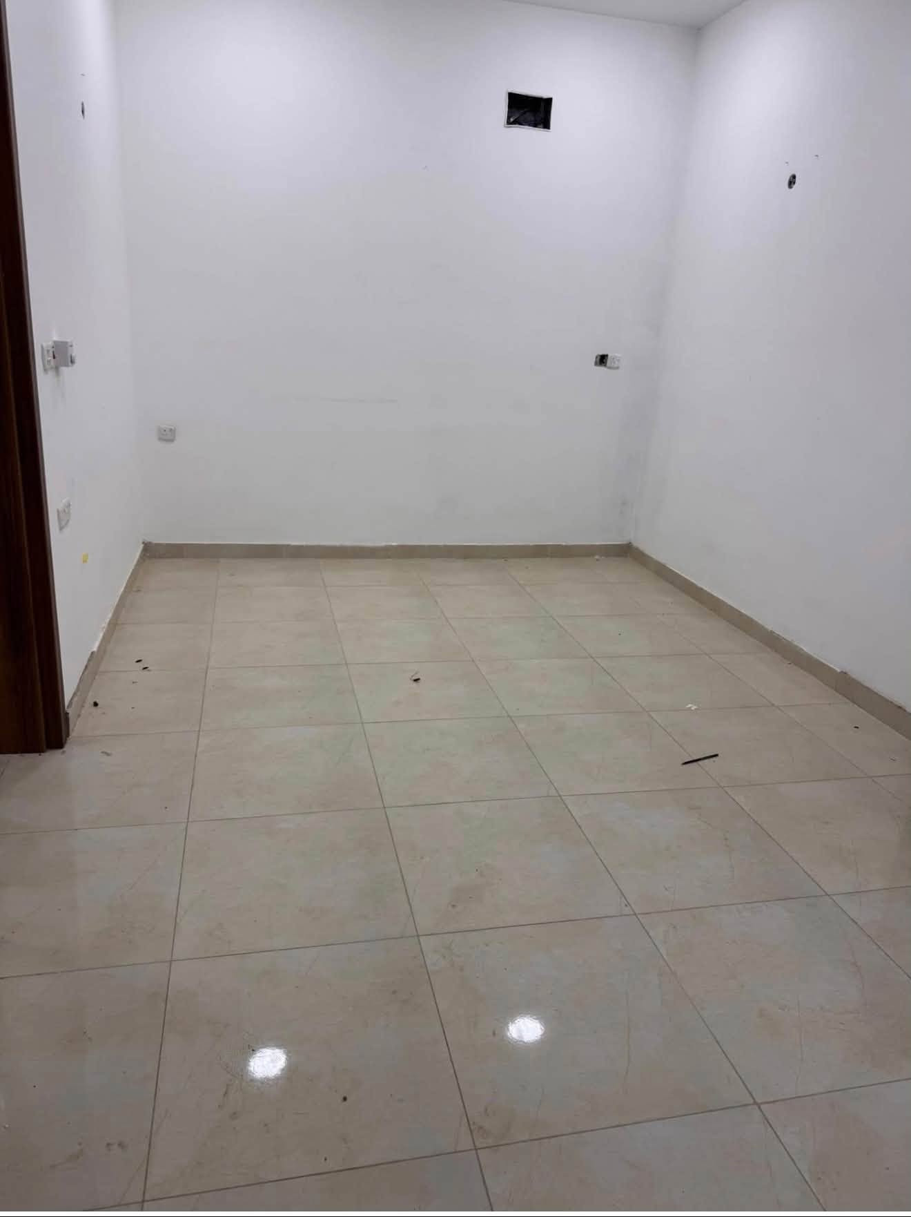 شارع مطار بغداد • غرفتين • ١٠٠م