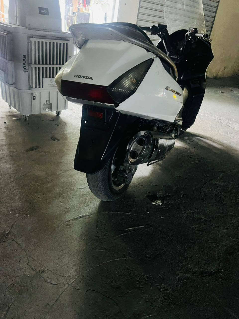 سلام عليكم دراجه سلفر ونج
محرك 600دبل نوزل دراجه نضيفه خير من الله كهربائيات كله شغاله دراجه رادلهة ترتيبات بسيطة وتصفير كلج الخلفي دراجه شغاله كلشي شغال سعر 900 وبيهة مجال للطيبين متوازي ع بيعتهة مكاني بغداد الشعب الهاتف *********** متواجد واتساب

