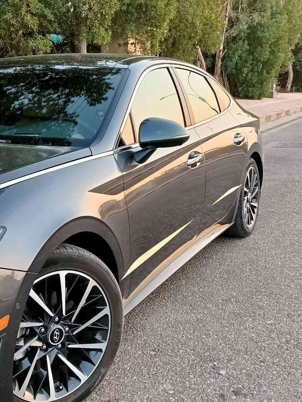 هيونداي سوناتا لمتد 2023 وارد امريكي
سيارة لمتد فول مواصفات اعلى فئه اوتو بارك 
الحادث بنيد مبدل نفس اللون بدون دواخل
رقم نجف باسمي

السعر 190 مع المجال
رقم  ***********

